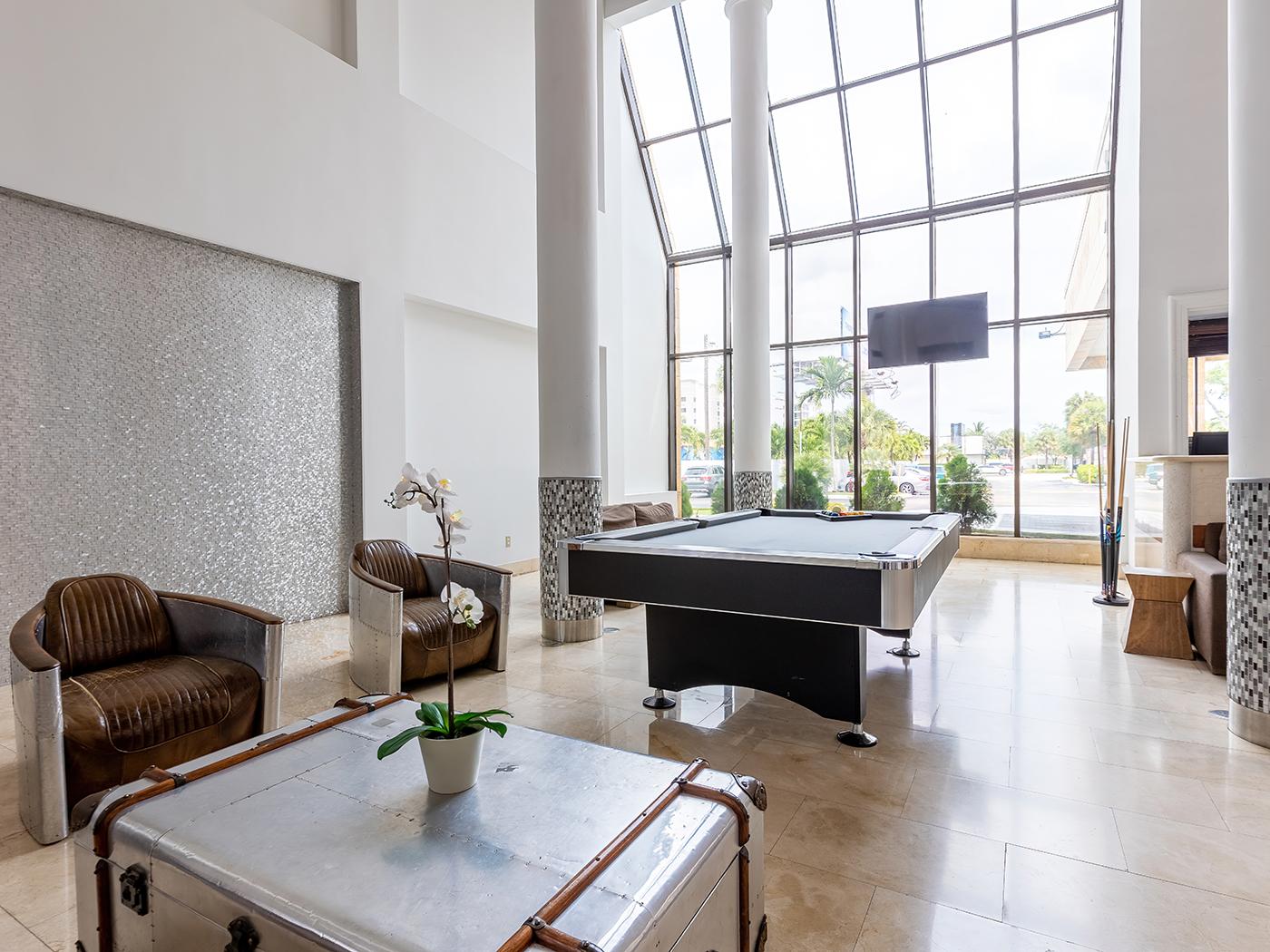 Vista Lobby Regency Miami Airport by Sonesta