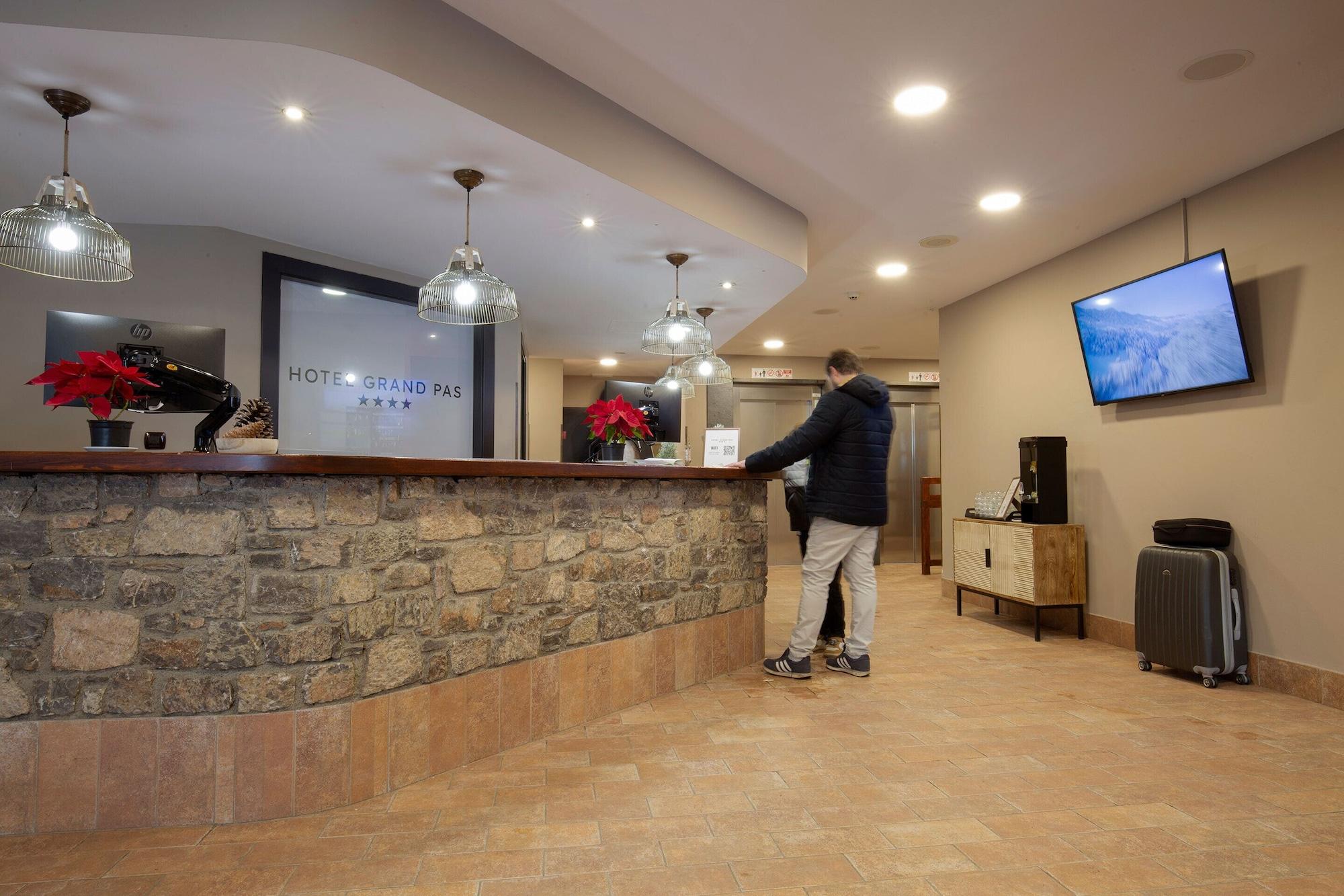 Vista Lobby Hotel Grand Pas