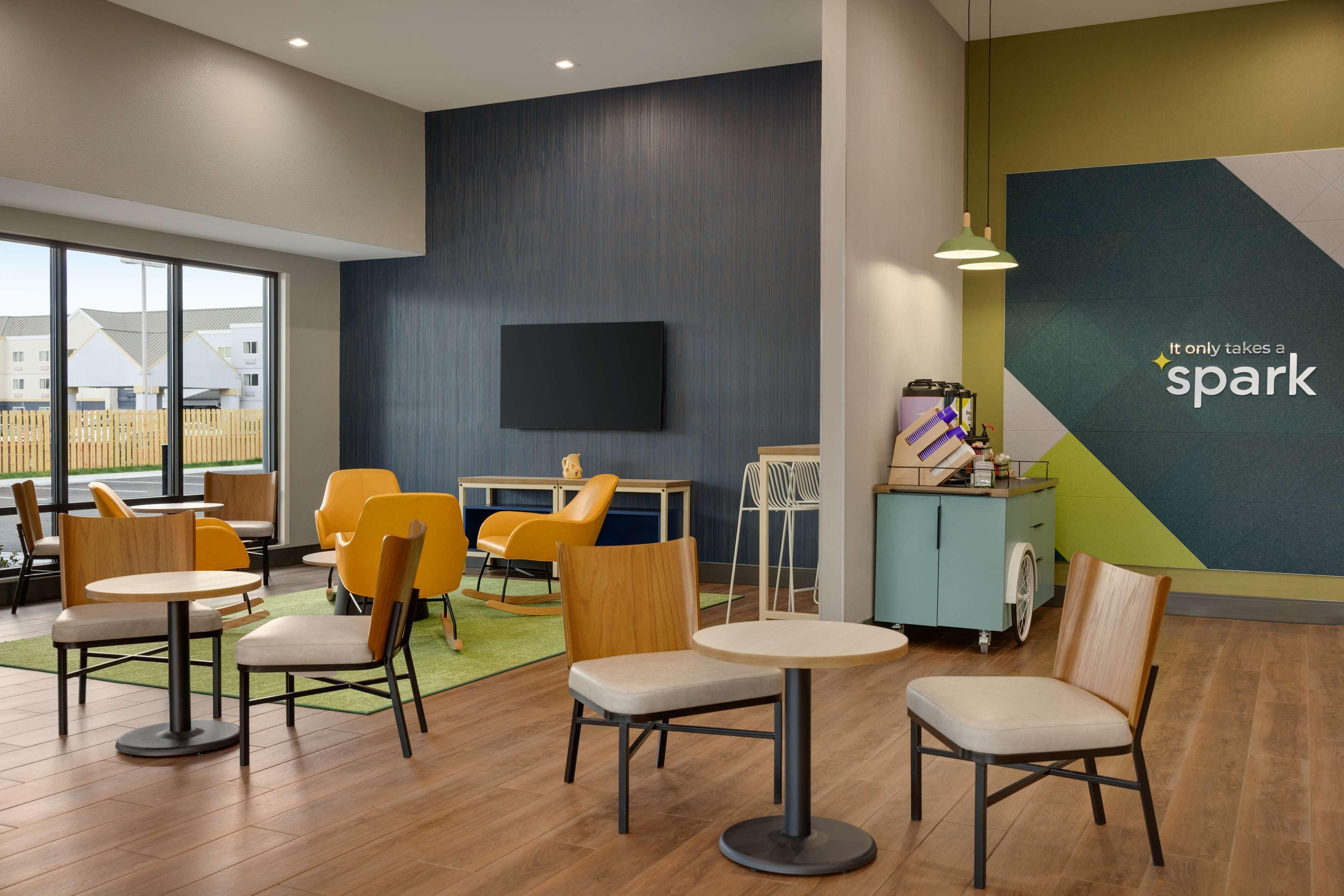 Vista Lobby Spark by Hilton Nashville at Opryland