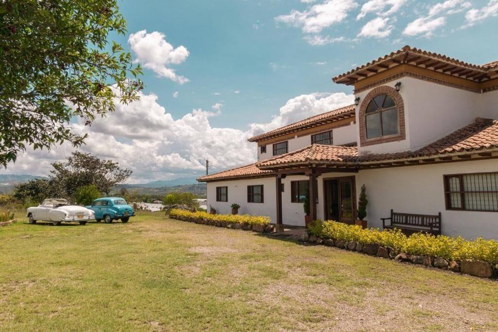 Vista Exterior Hotel Artemisa - Villa de Leyva