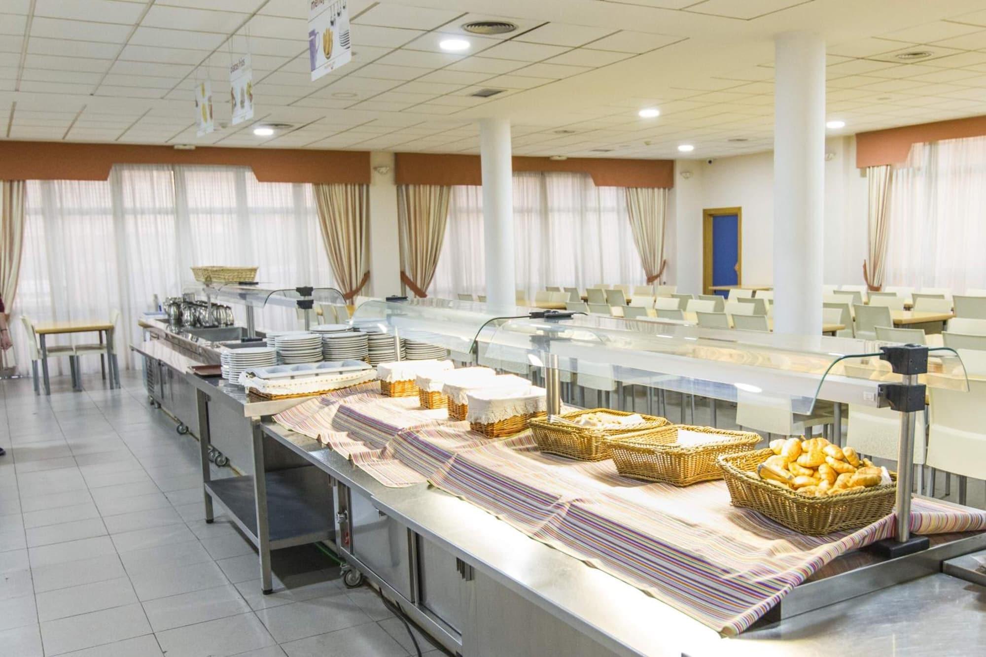 Restaurant Albergue Inturjoven Sevilla - Hostel