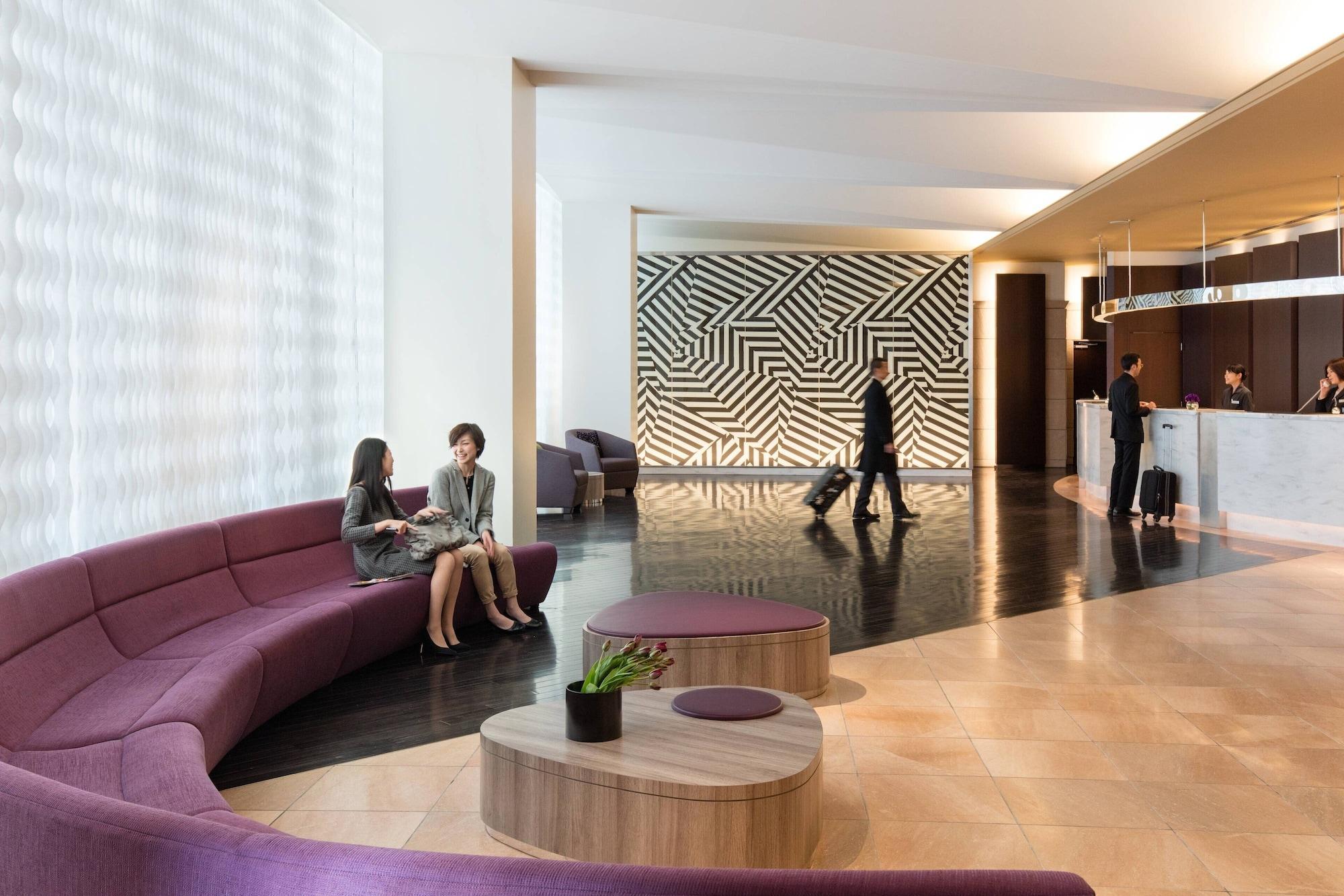 Vista Lobby Courtyard by Marriott Shin-Osaka Station