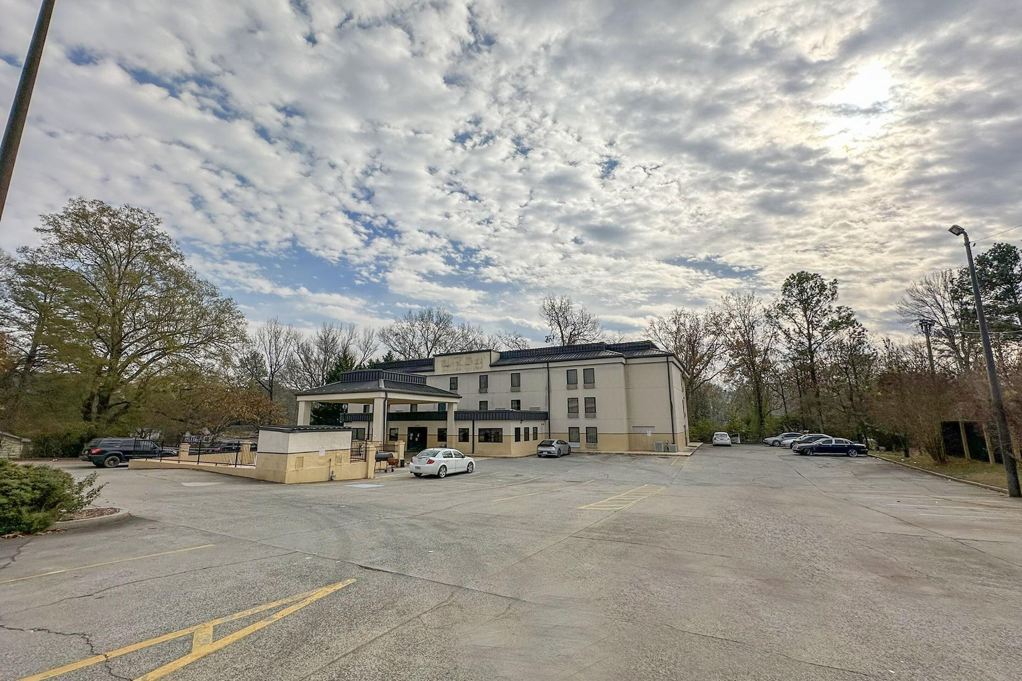 Varios OYO Hotel Rome West GA