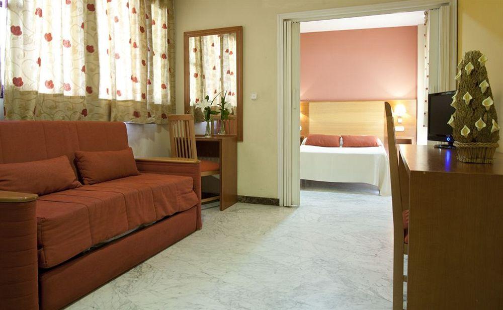 Comodidades del Alojamiento Hotel Aptos Alejandra Home