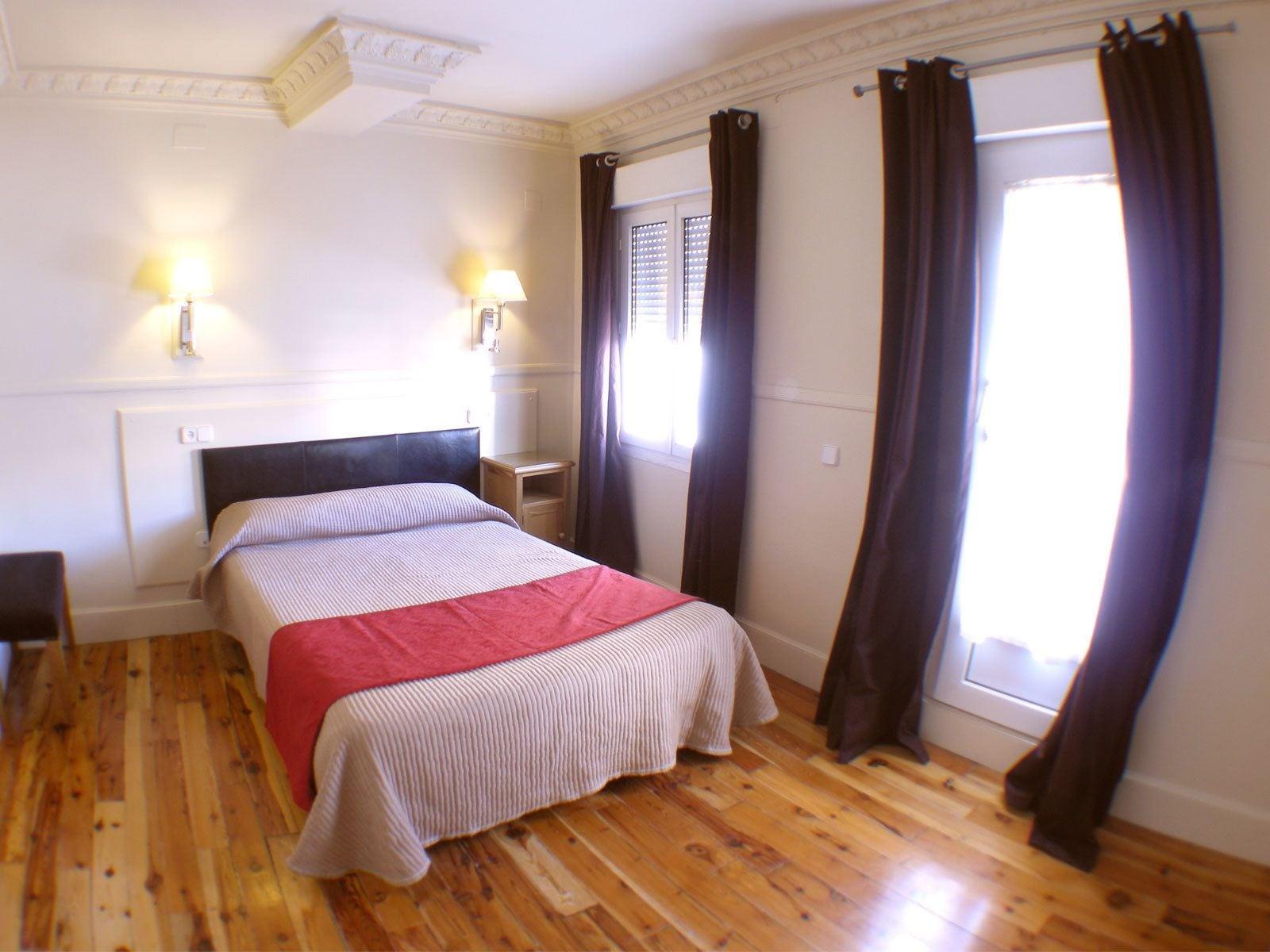 Habitación Hostal Canovas