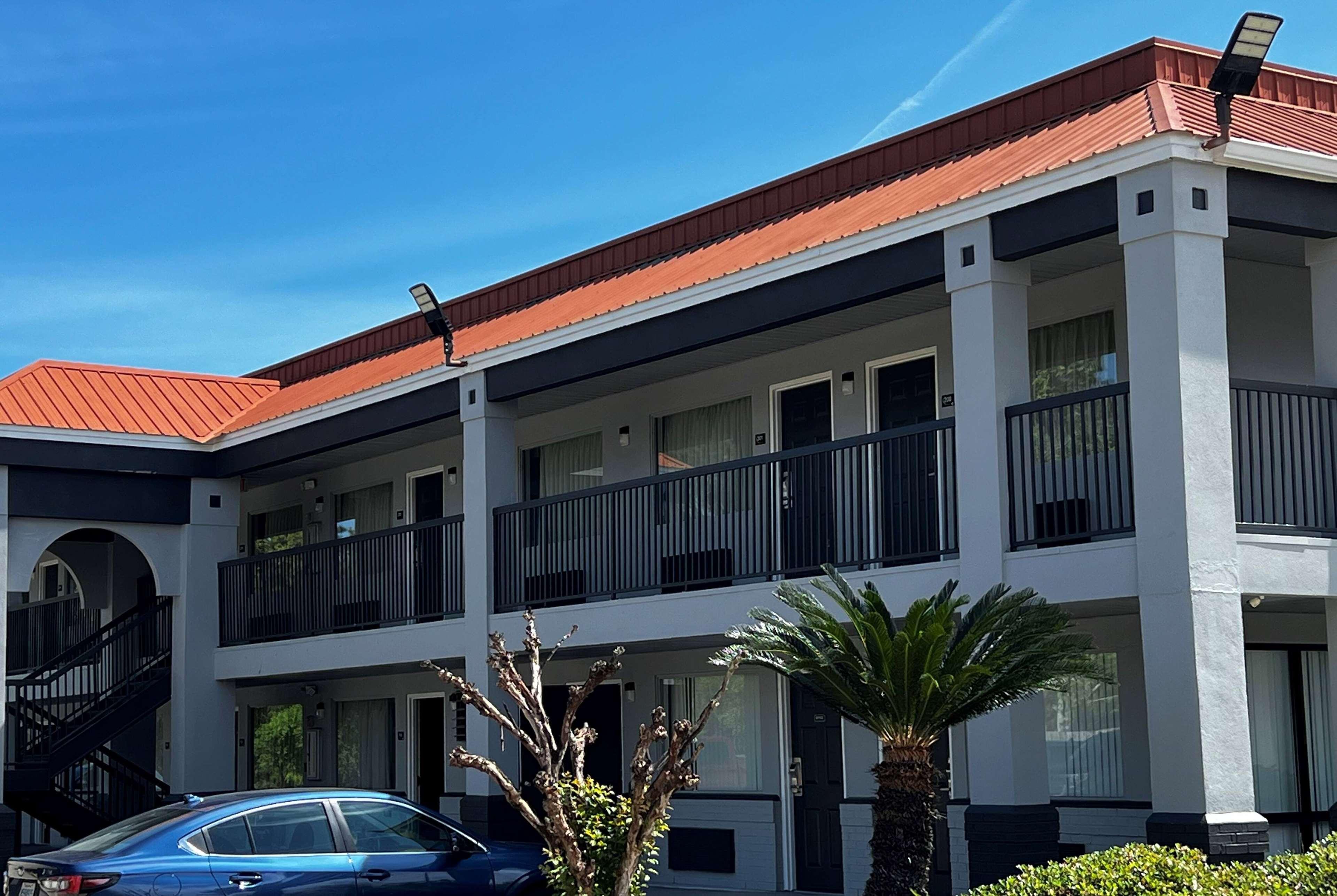Vista Exterior Super 8 by Wyndham Slidell