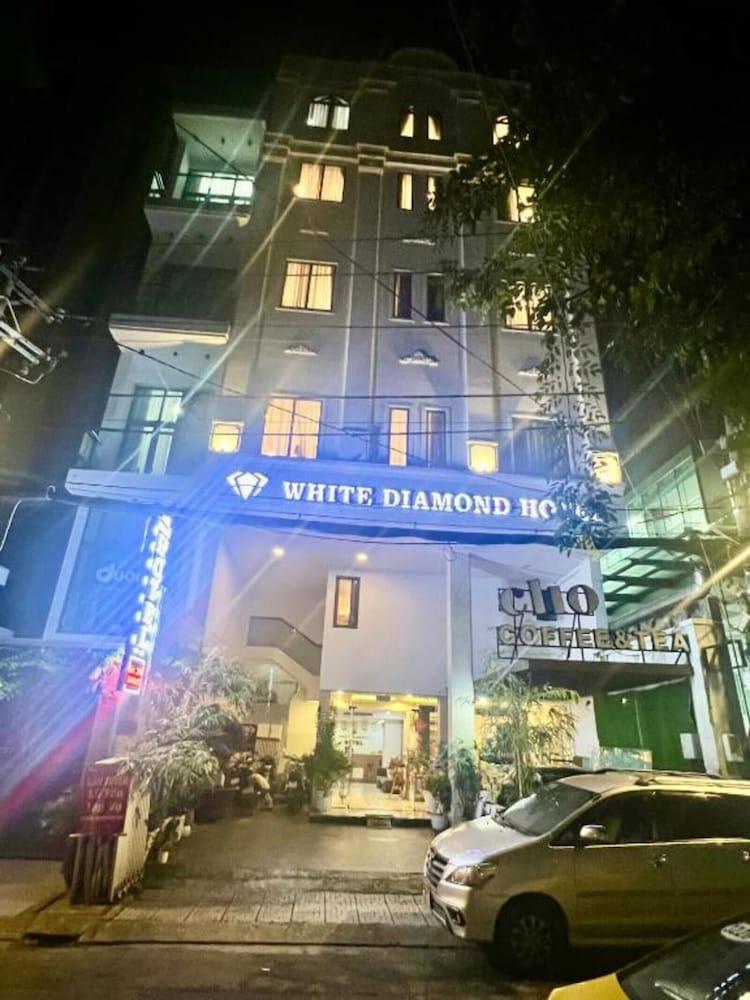 Varios White Diamond Hotel