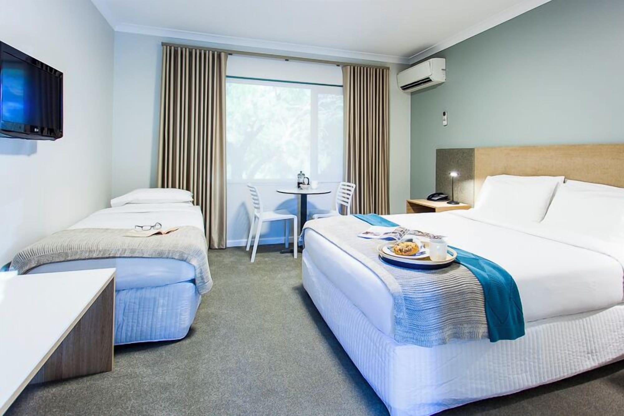 Varios Kings Park Motel