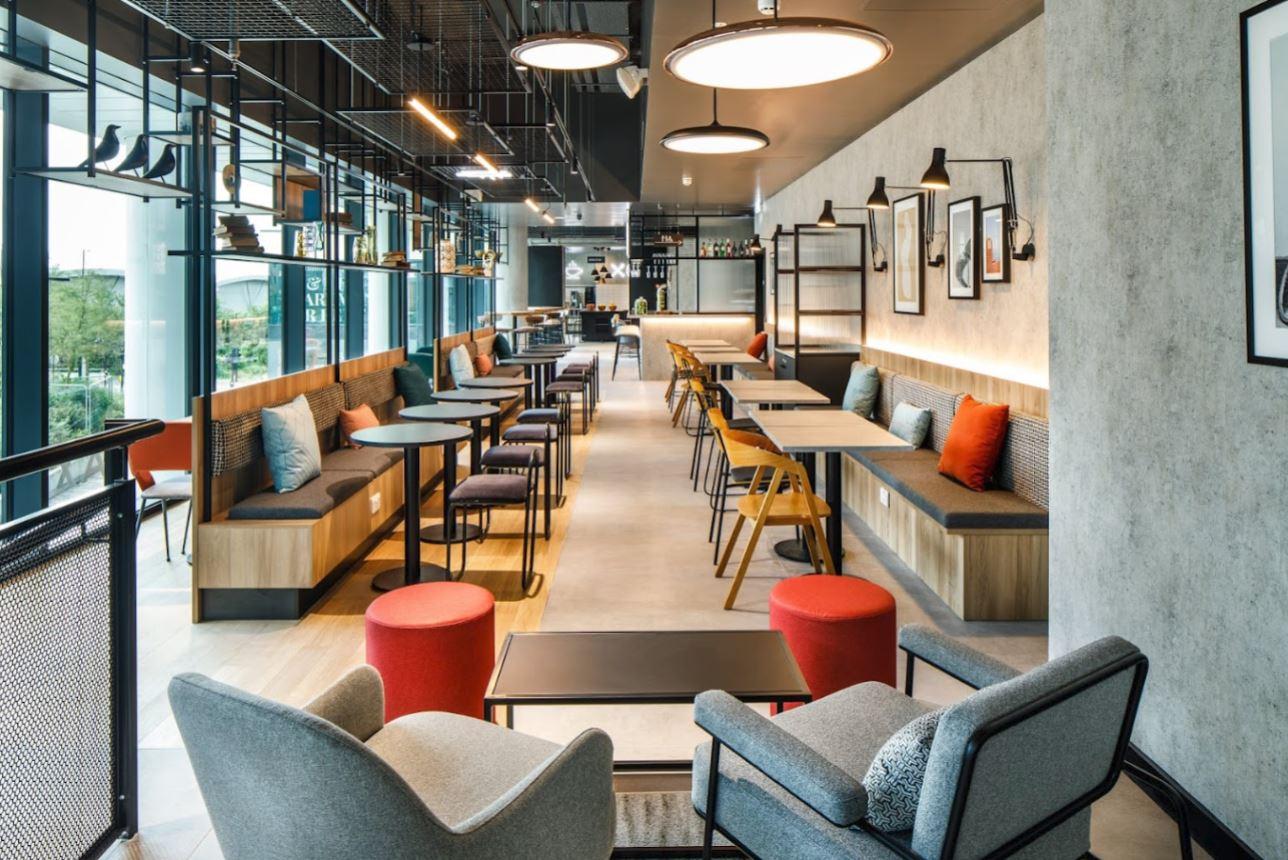 Vista Lobby Aparthotel Adagio London Sutton Point