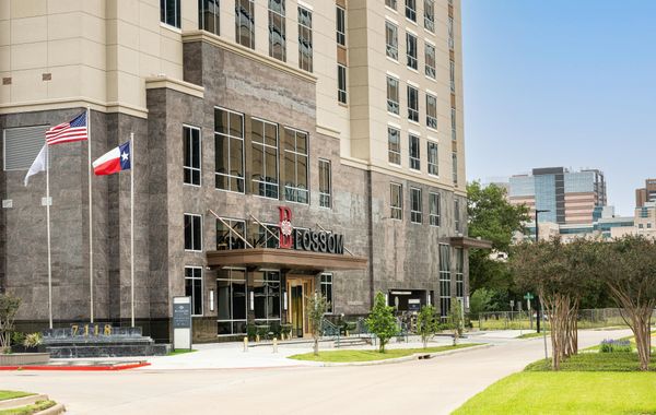 Blossom Hotel Houston, Curio Collection by Hilton