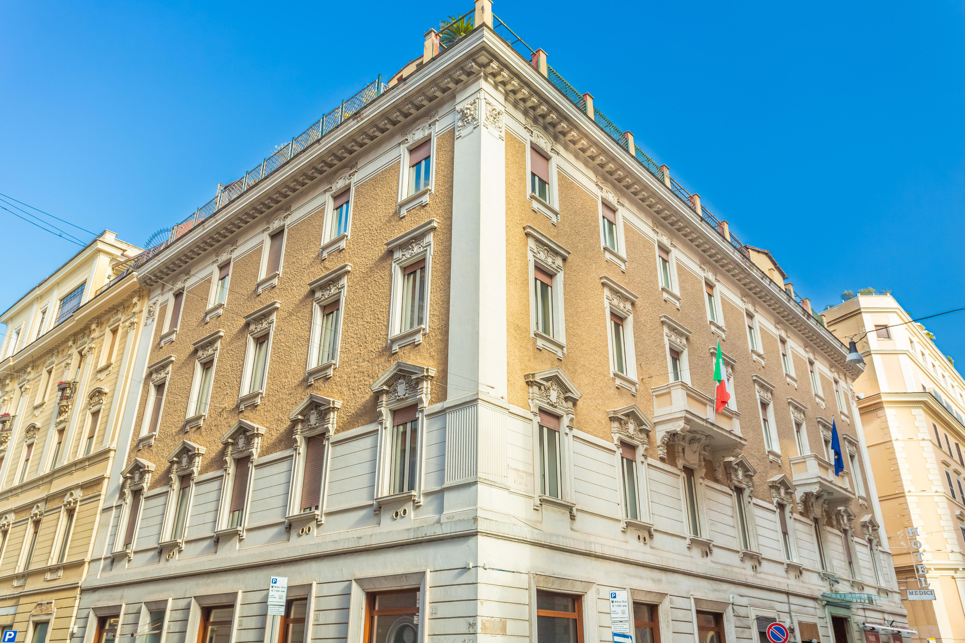 Vista Exterior Hotel Medici