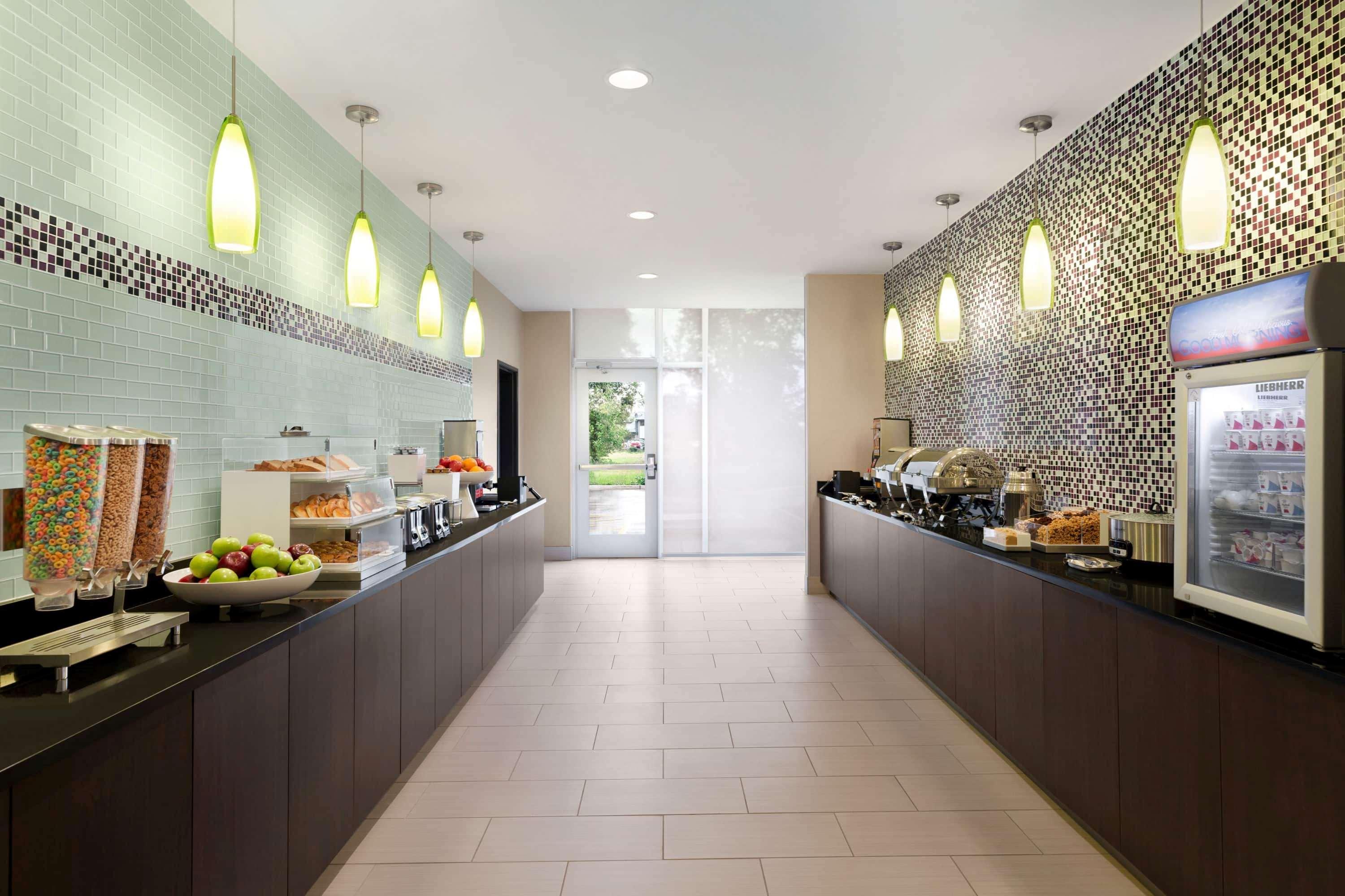 Restaurant La Quinta Inn & Suites by Wyndham Burlington