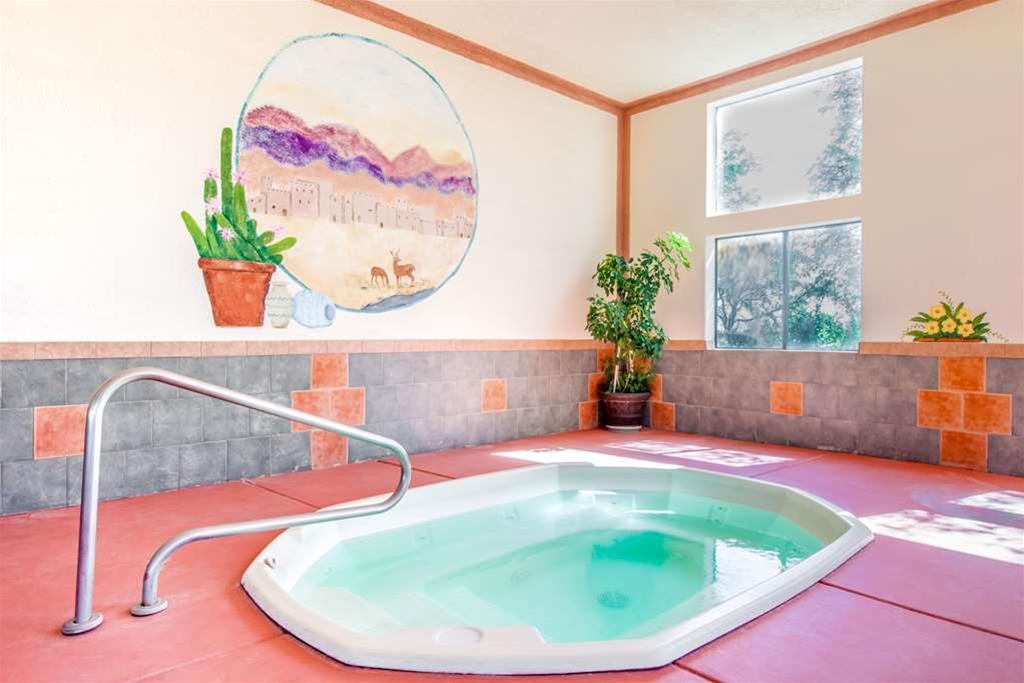 Vista Exterior SureStay by Best Western Camp Verde