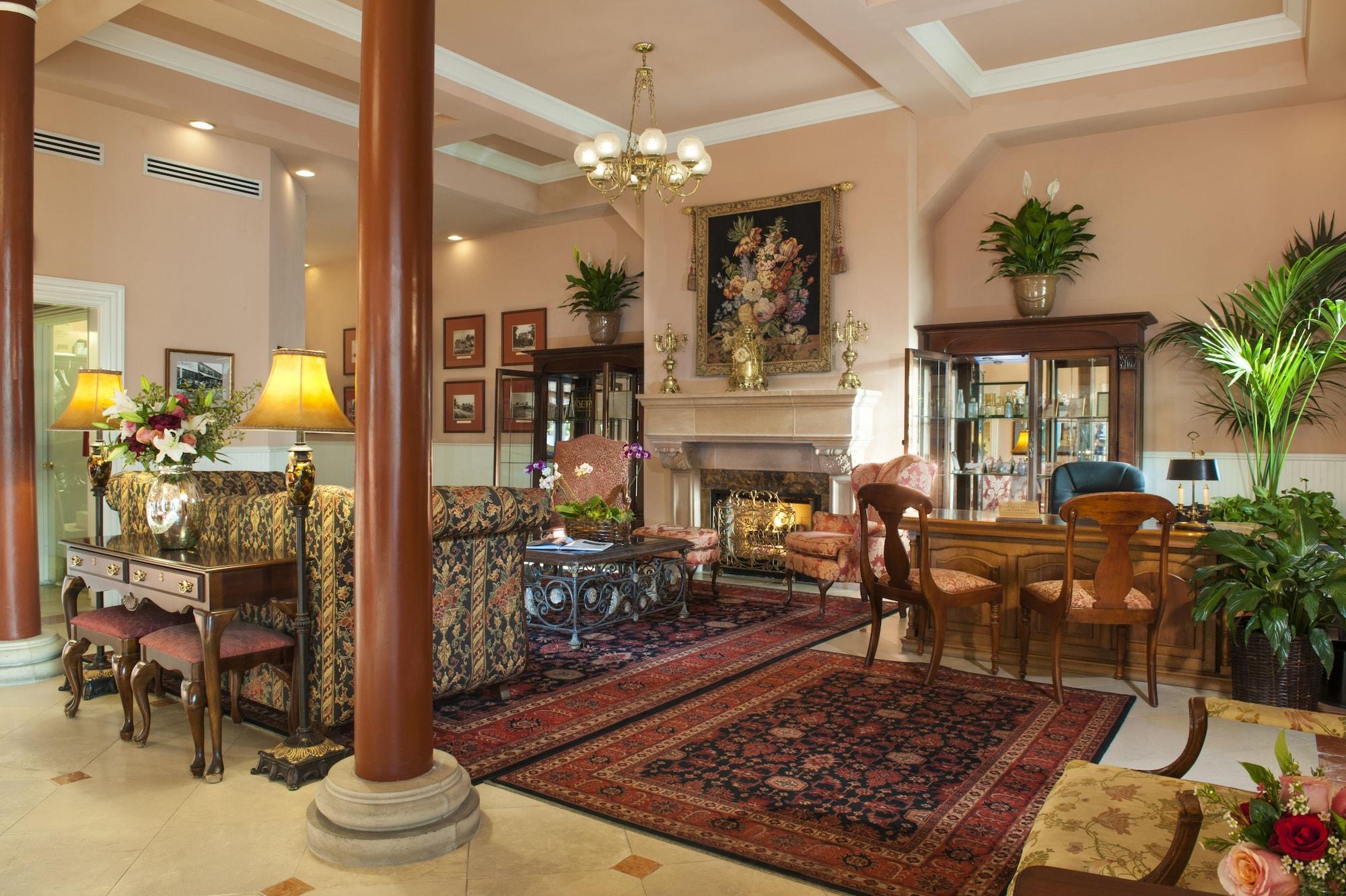 Vista Lobby Napa River Inn