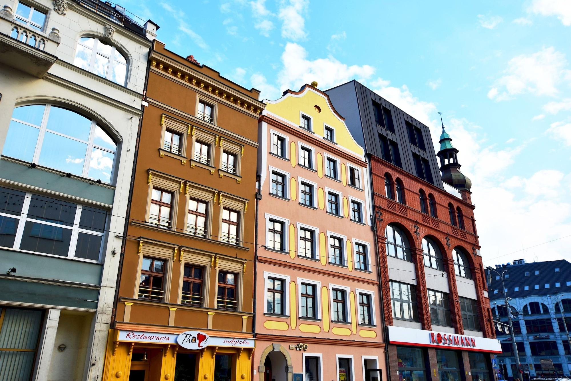 Vista Exterior City Central Apartments - Old Town