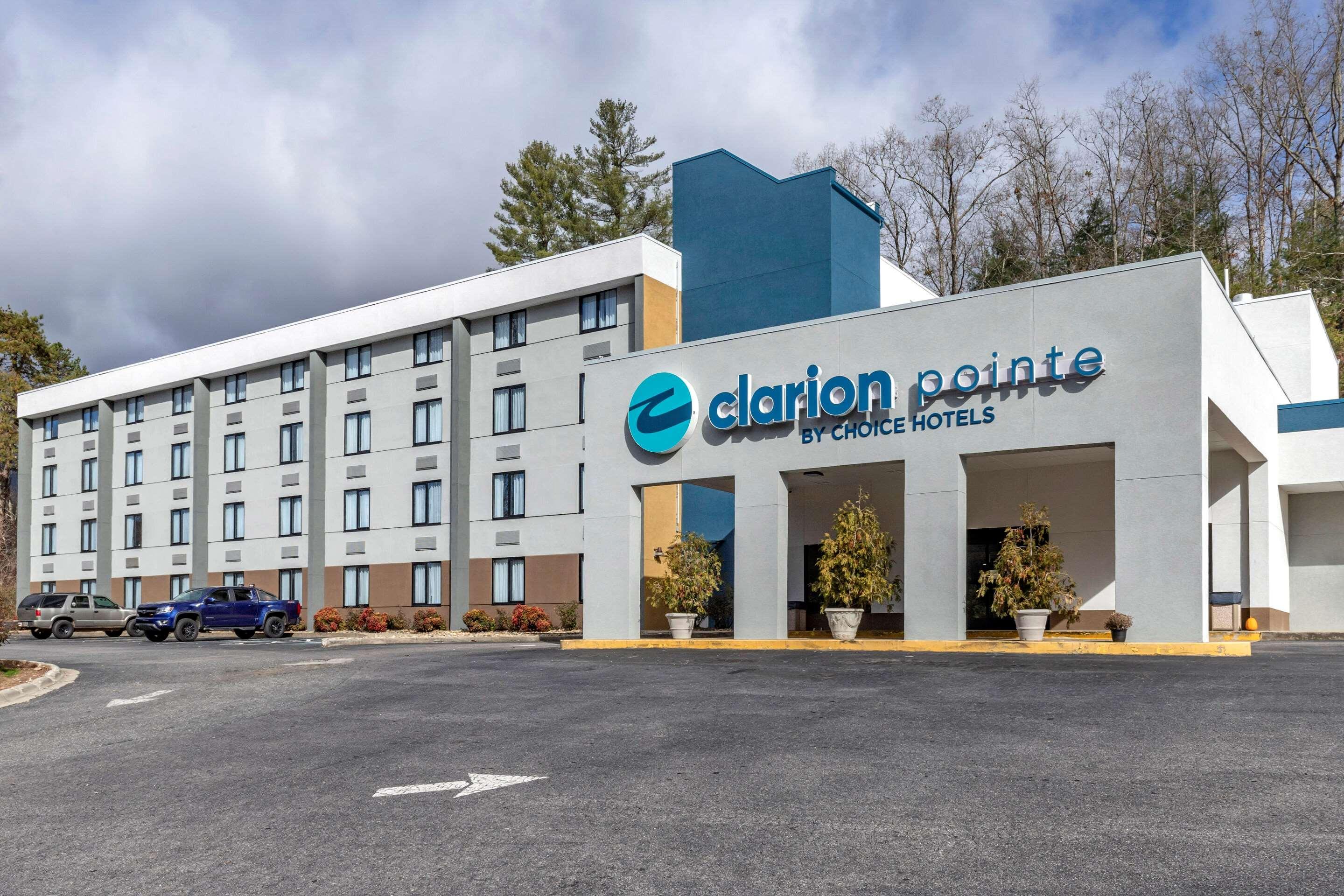 Vista Exterior Clarion Pointe Sylva Near Cherokee Area