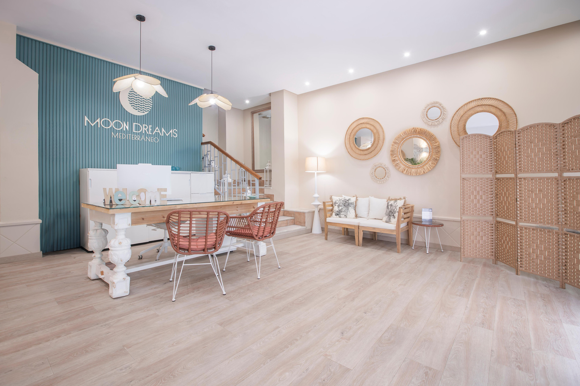 Varios Aqua 2 on Seven Mile Beach