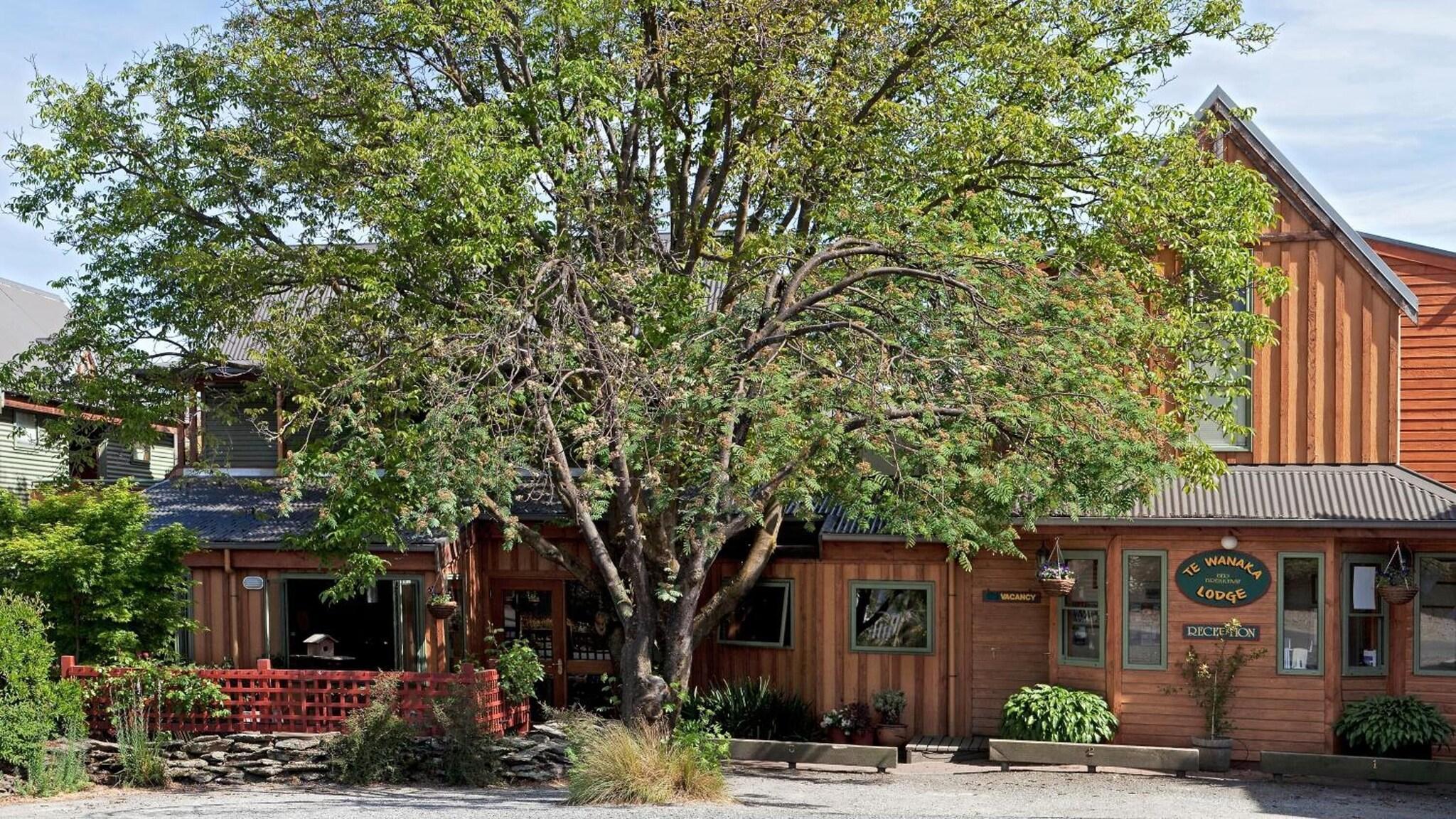 Vista Exterior Te Wanaka Lodge