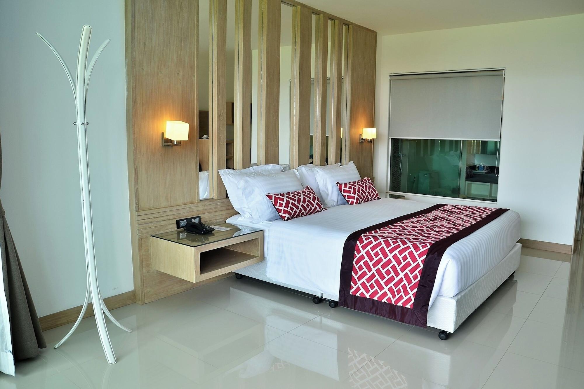Habitación The Par Phuket