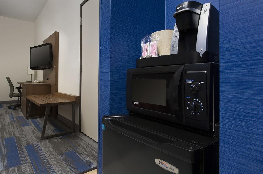 Set de Habitación Holiday Inn Express & Suites Charlottesville - Ruckersville, an IHG Hotel