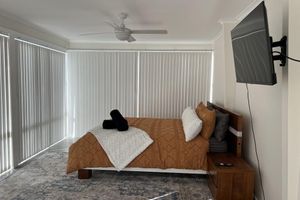 Alquiler Vacacional - 'The Savoy'. Central home with pool. Pet friendly