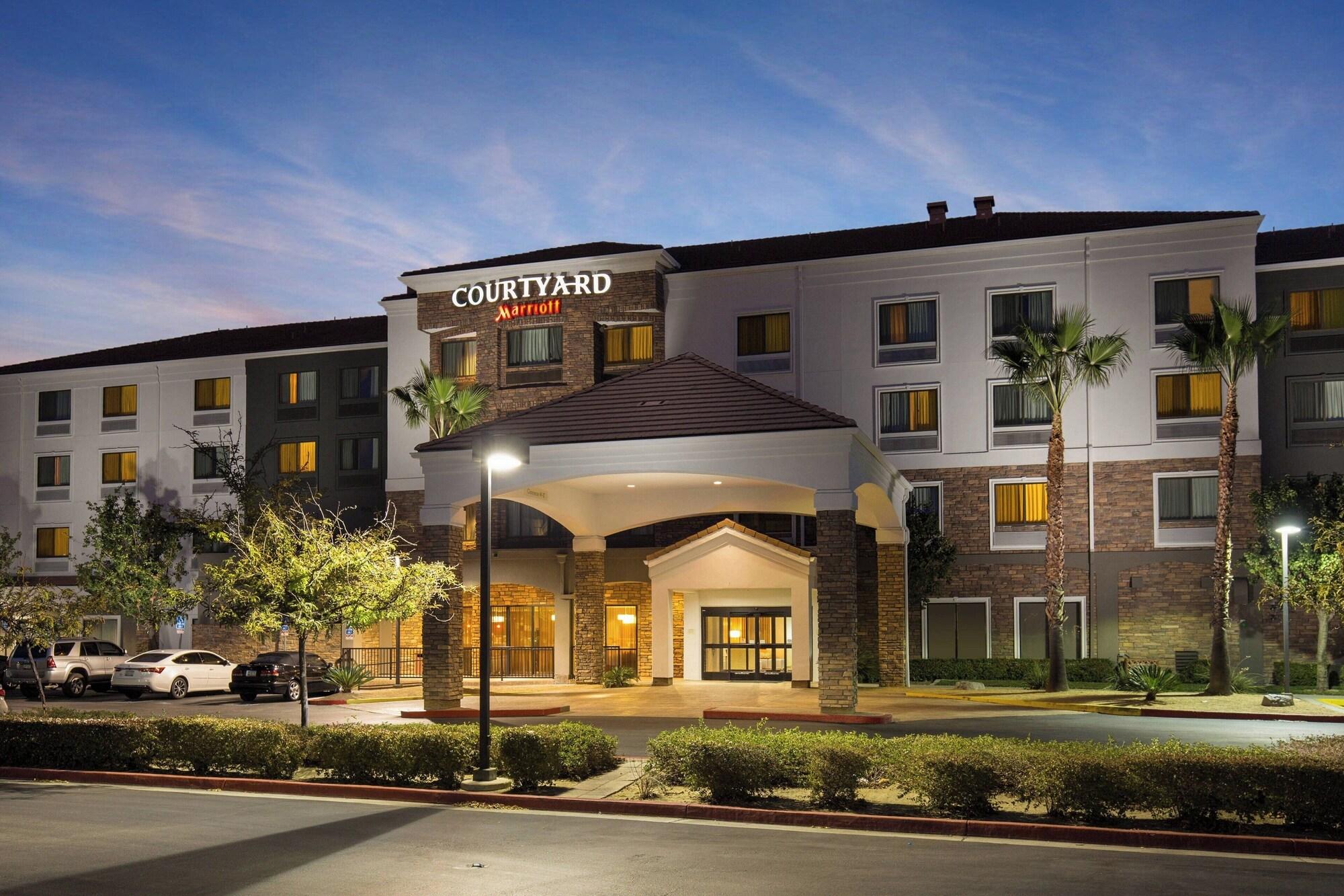 Vista Exterior Courtyard by Marriott Ontario Rancho Cucamonga