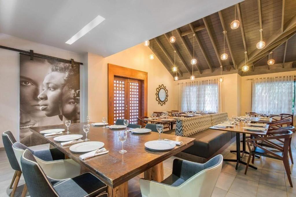 Restaurant Emotions by Hodelpa - Juan Dolio
