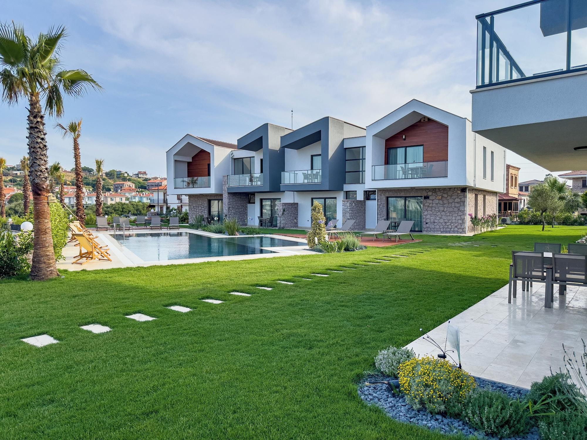 Vista Exterior Back Sea Cunda Apart Otel