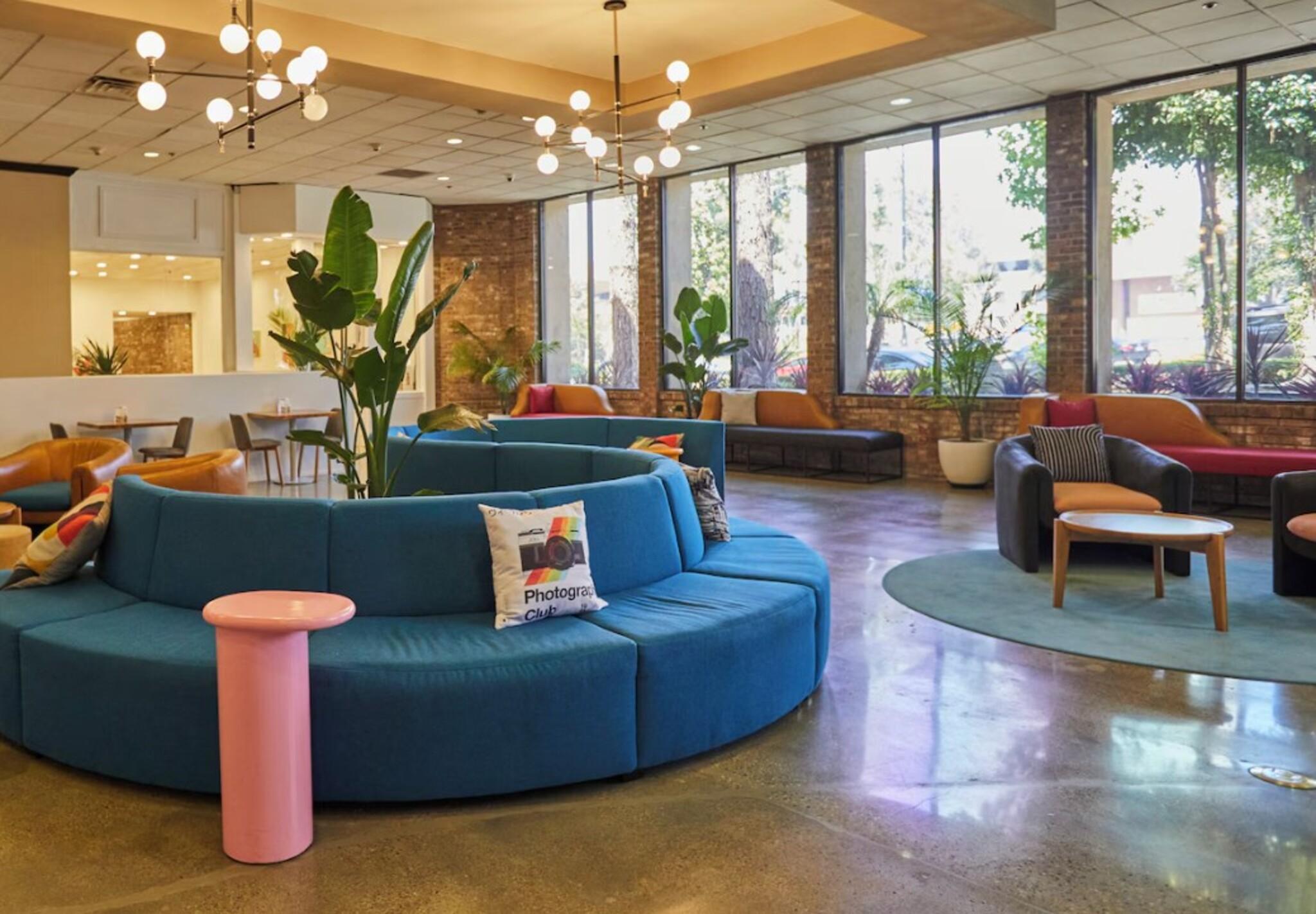 Vista Lobby Hotel Burbank