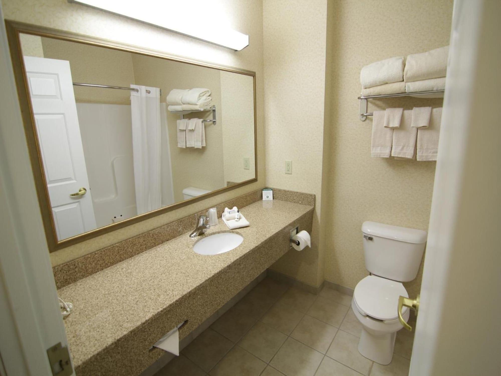 Equipamiento de Habitación Town & Country Inn and Suites