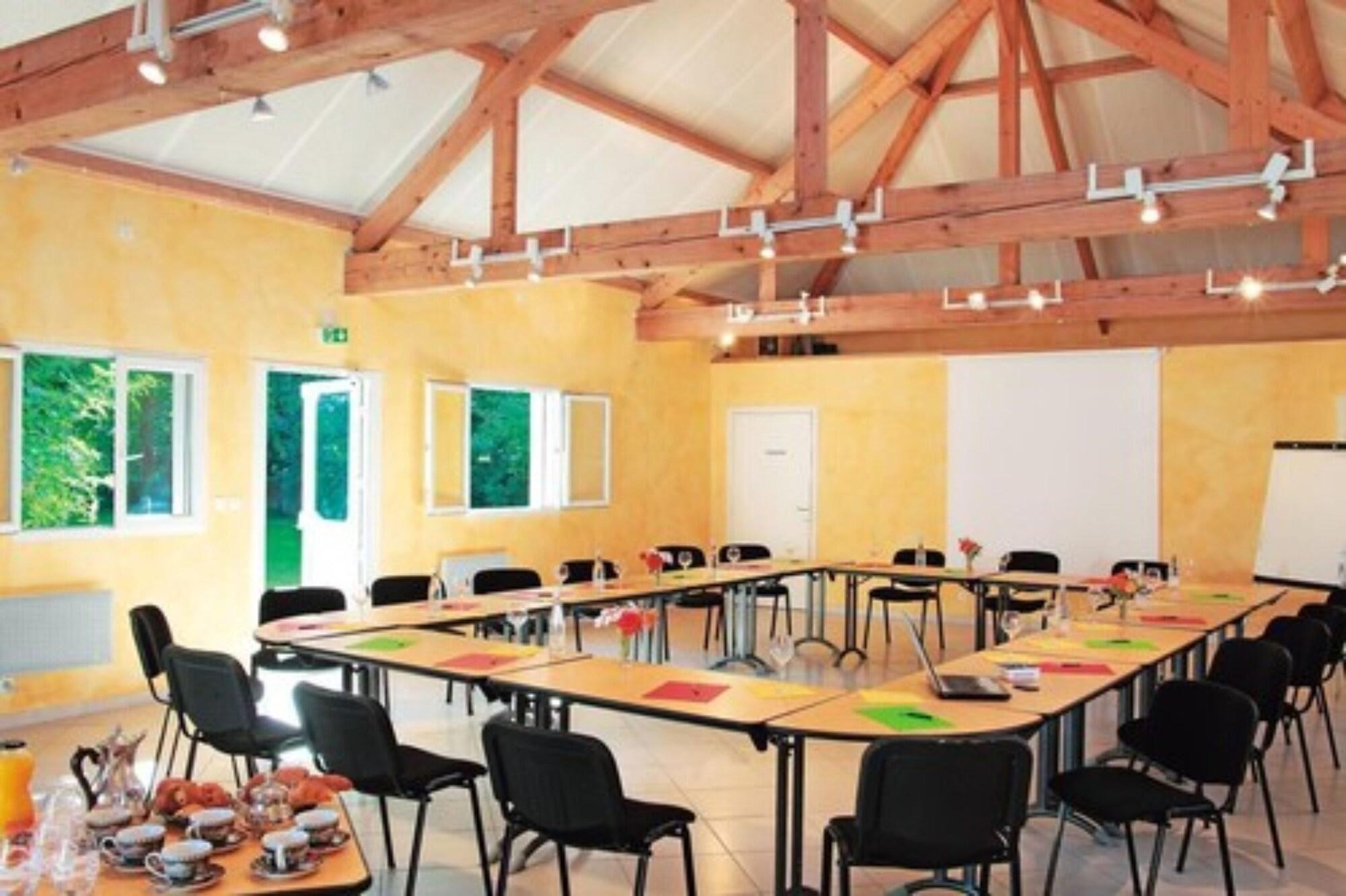 Sala de Reuniones Château des Tourelles