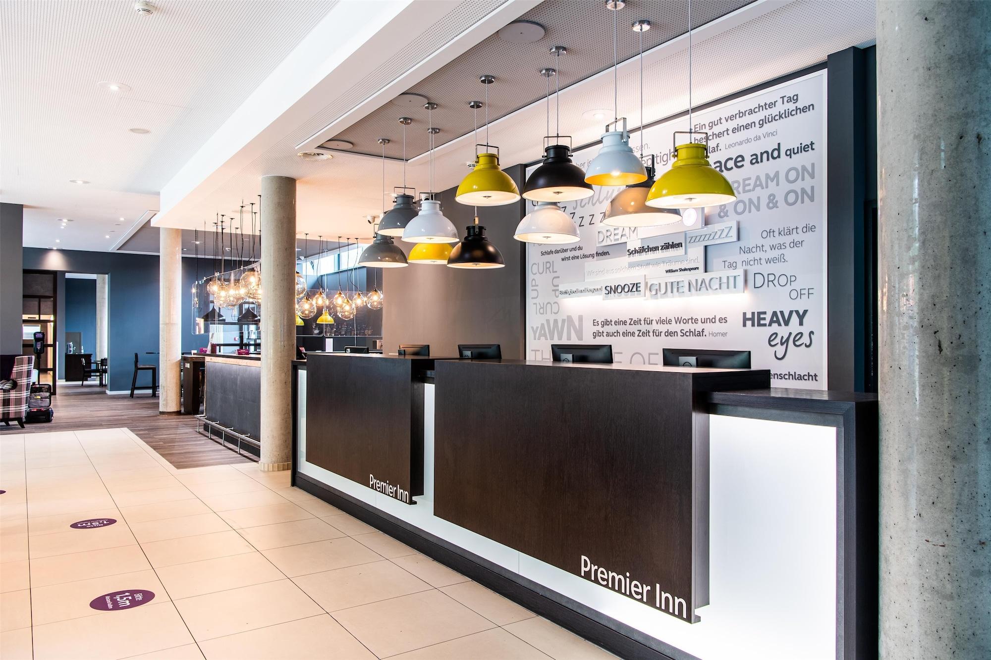 Vista Lobby Premier Inn Hannover City University