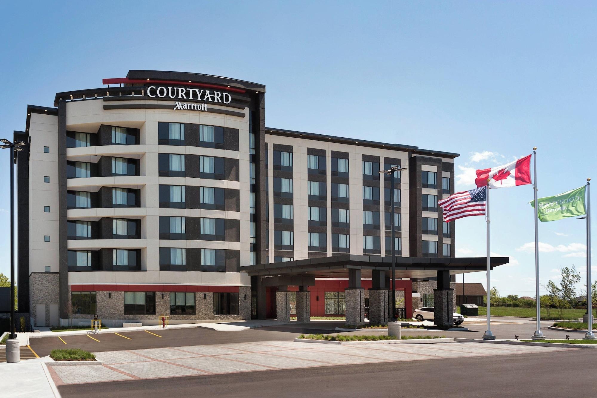 Vista Exterior Courtyard by Marriott Toronto Mississauga/West