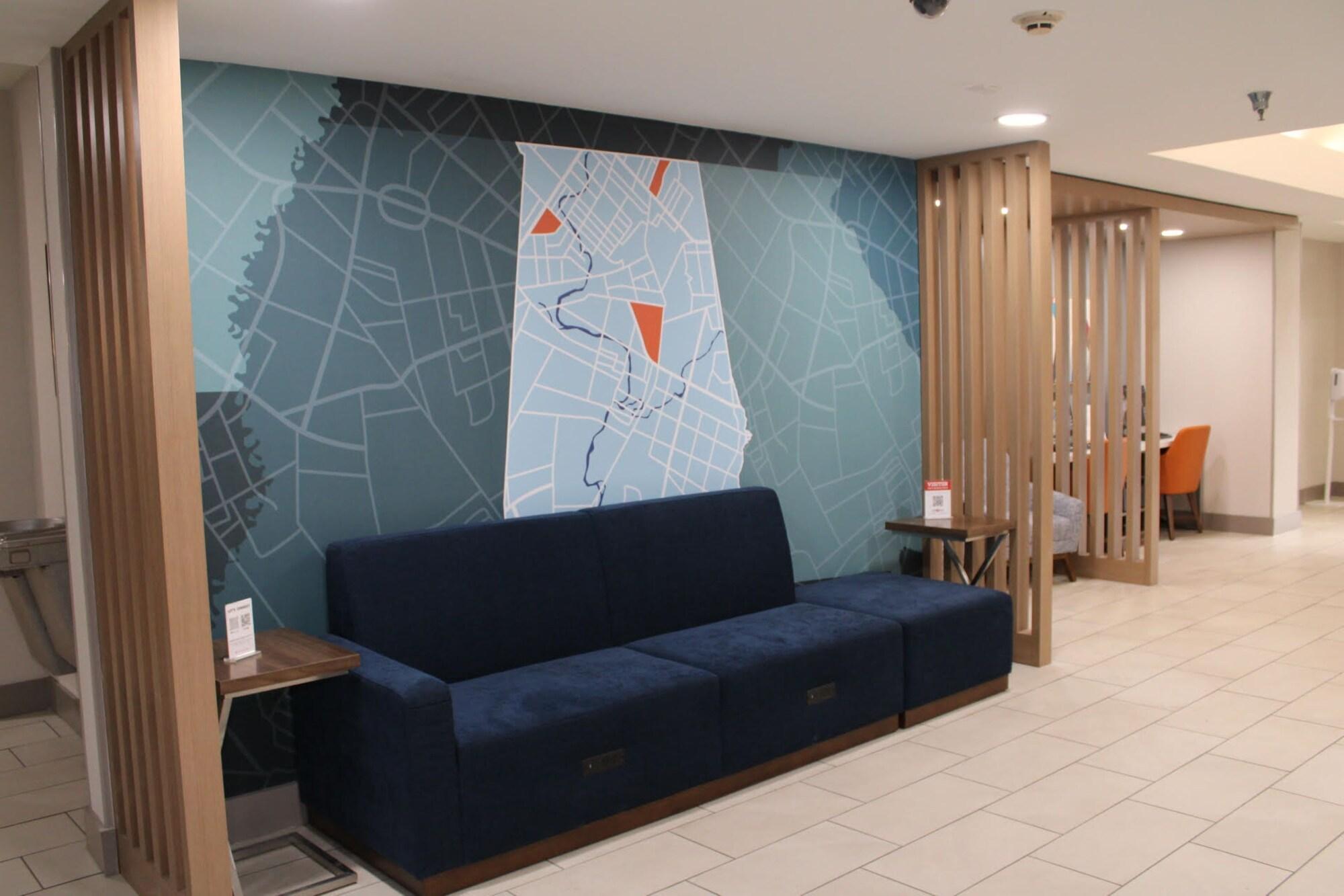 Vista Lobby Holiday Inn Express Hotel & Suites Birmingham-Irondale(East) by IHG