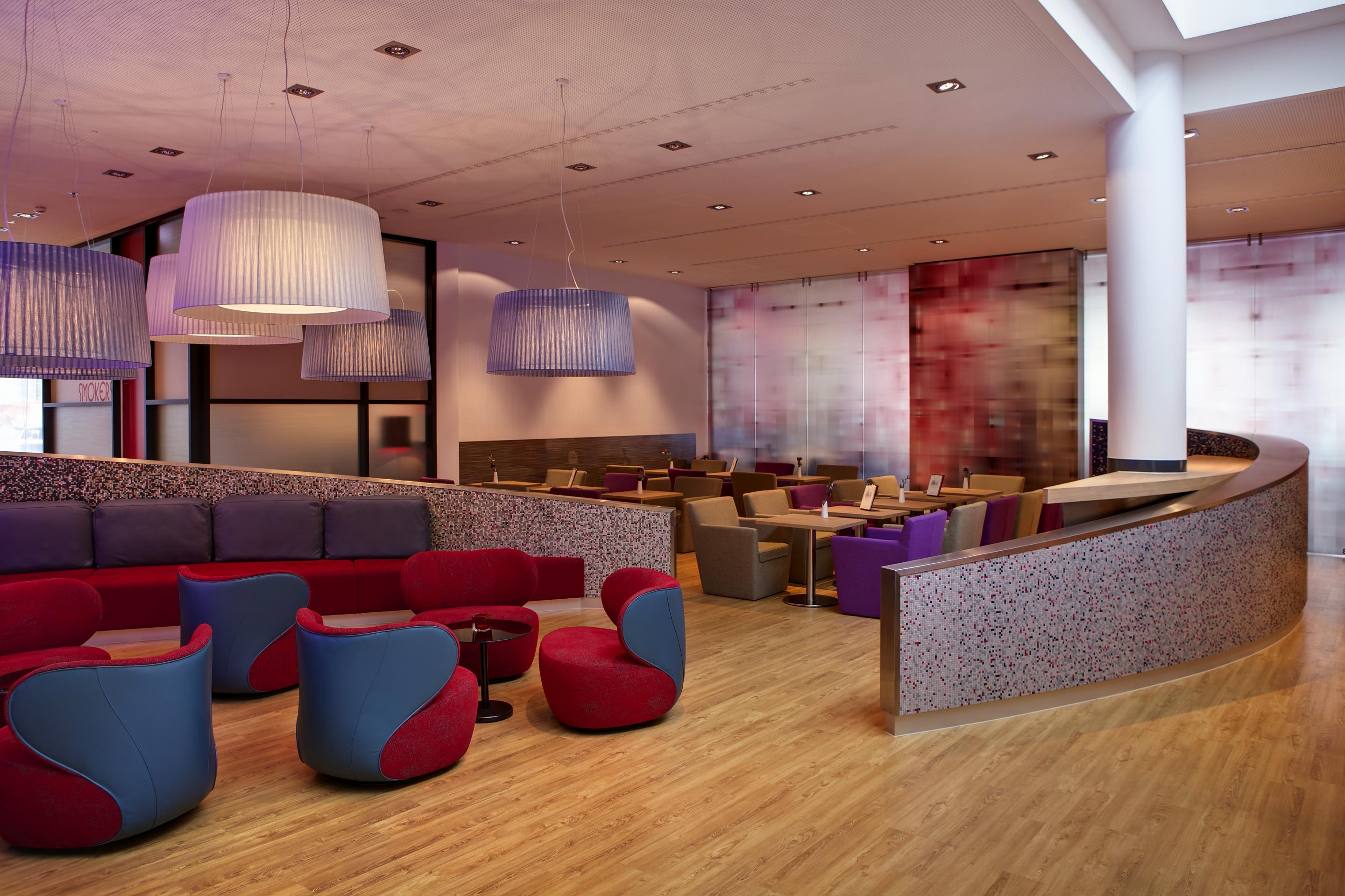 Bar/Salón IntercityHotel Berlin Hauptbahnhof
