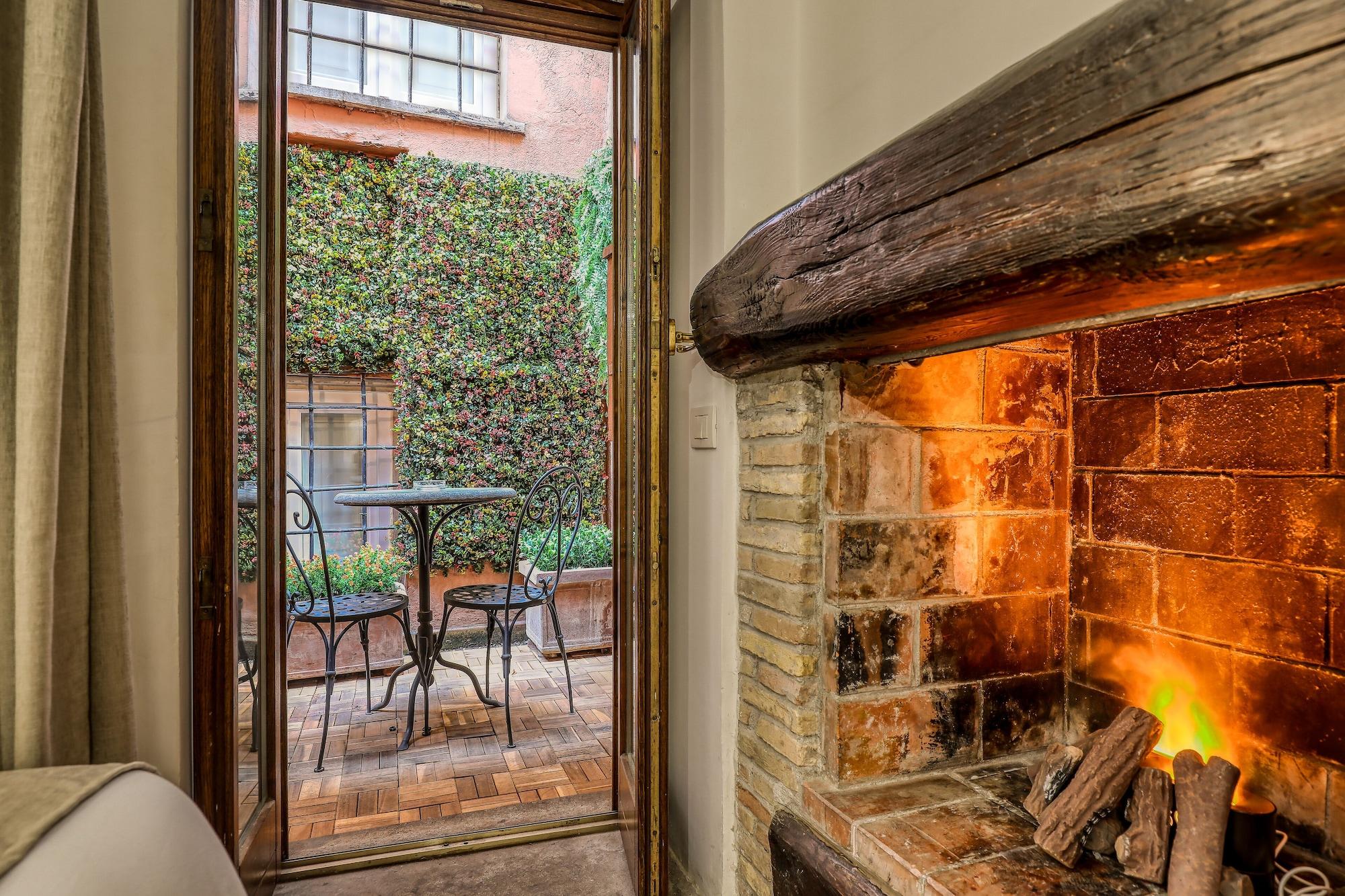 Varios Luxury Navona