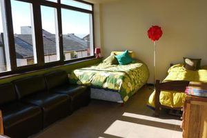 Alojamiento - Moving Hostel Travel