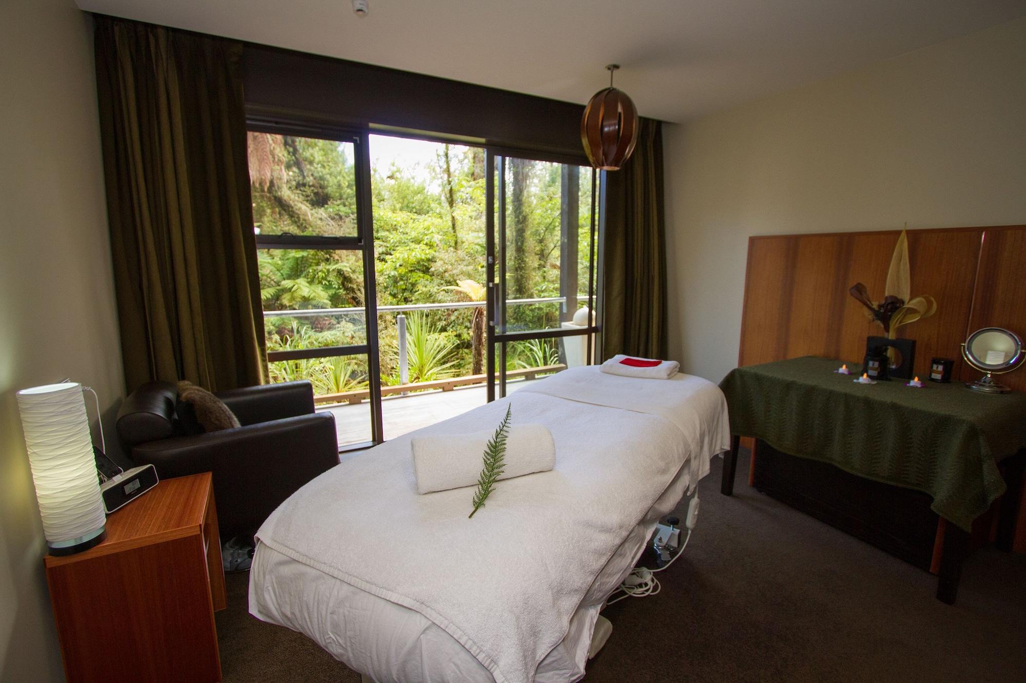 Spa Scenic Hotel Franz Josef Glacier