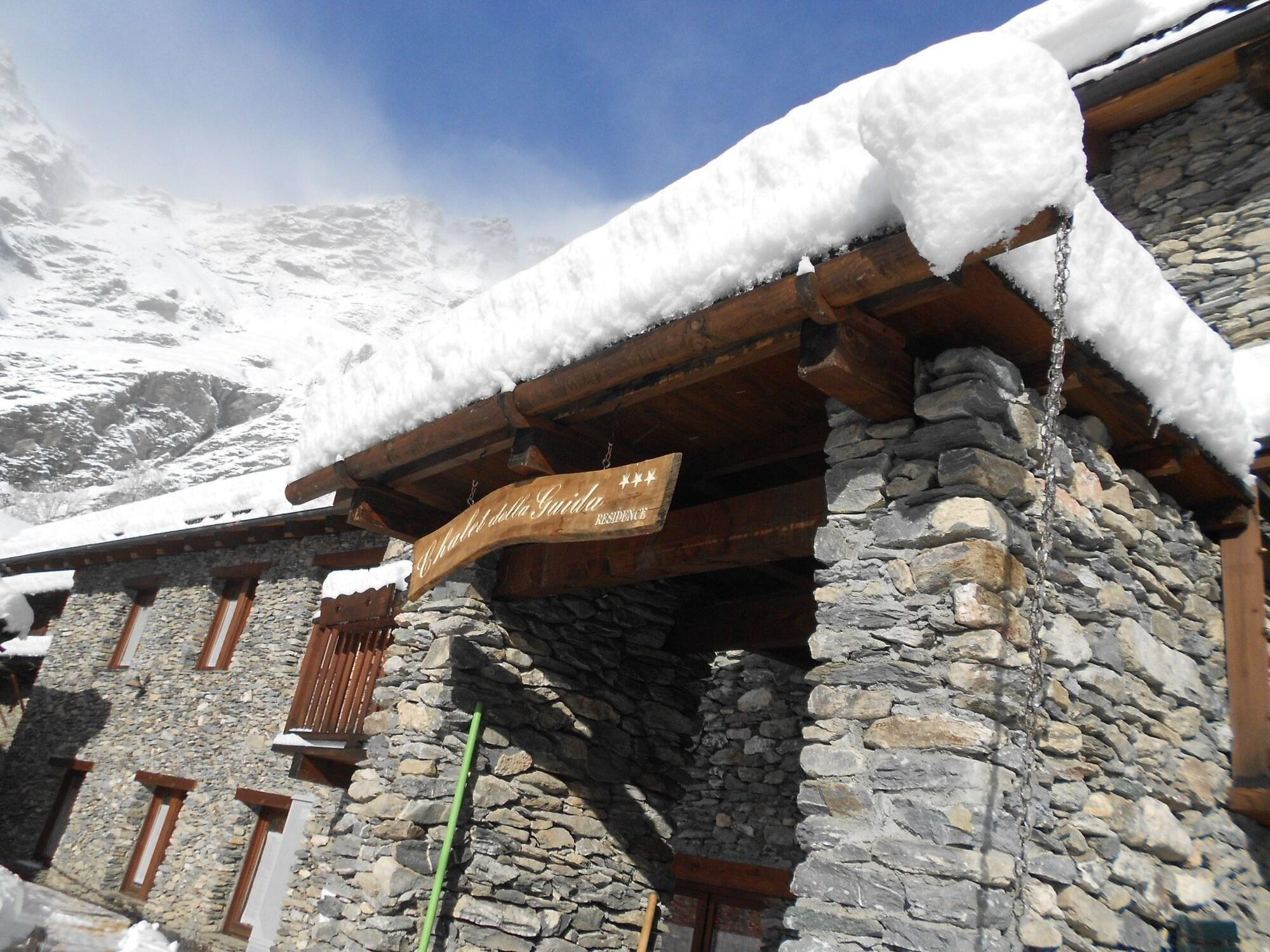 Vista Exterior Chalet della Guida