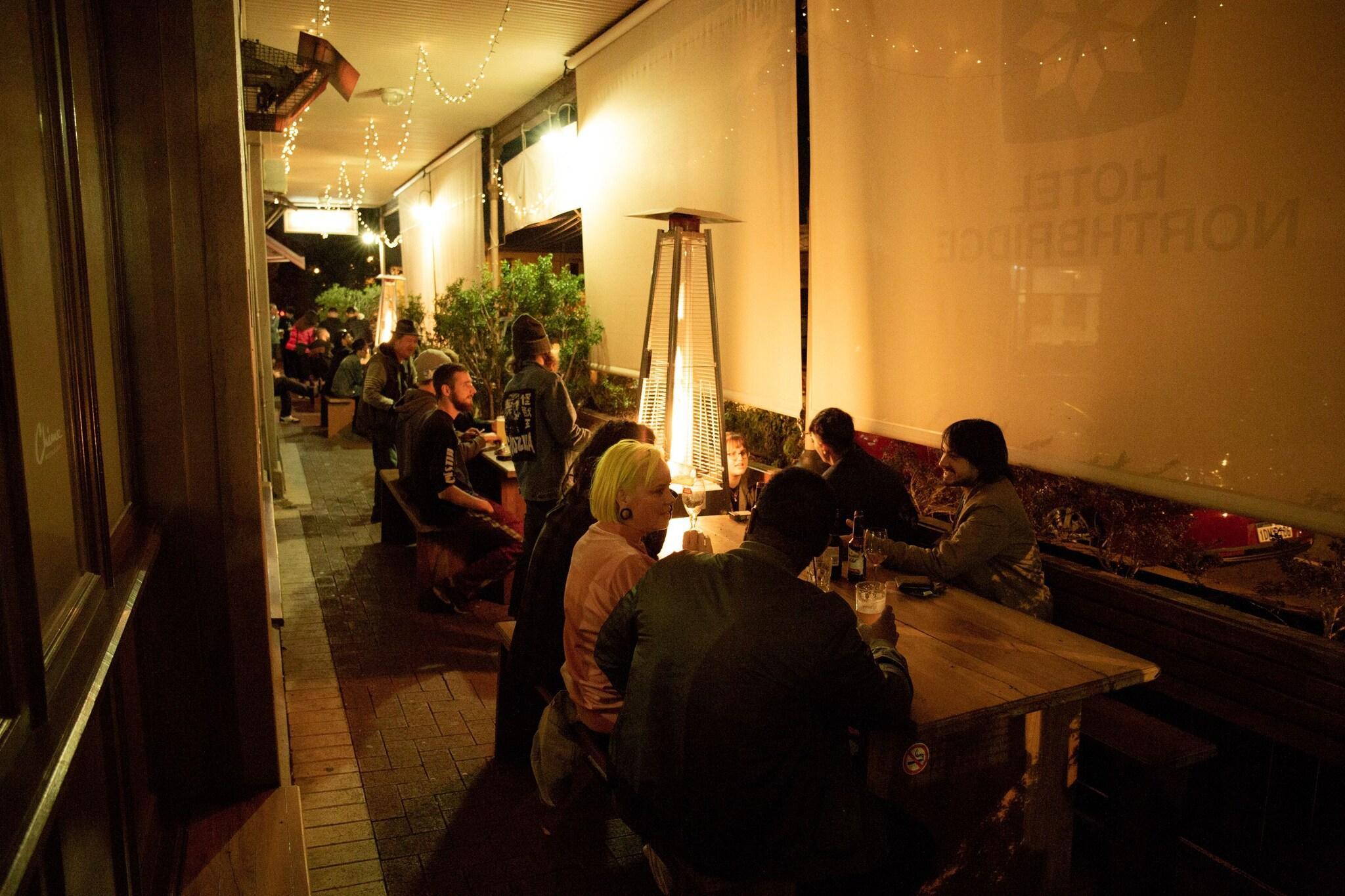 Bar/Salón Hotel Northbridge