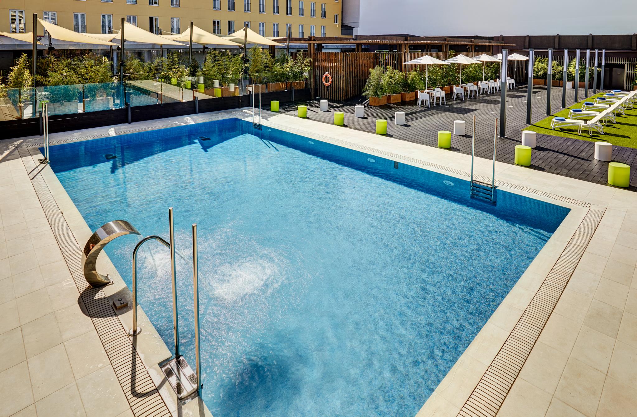 Vista Piscina Hotel Sercotel Alcalá 611