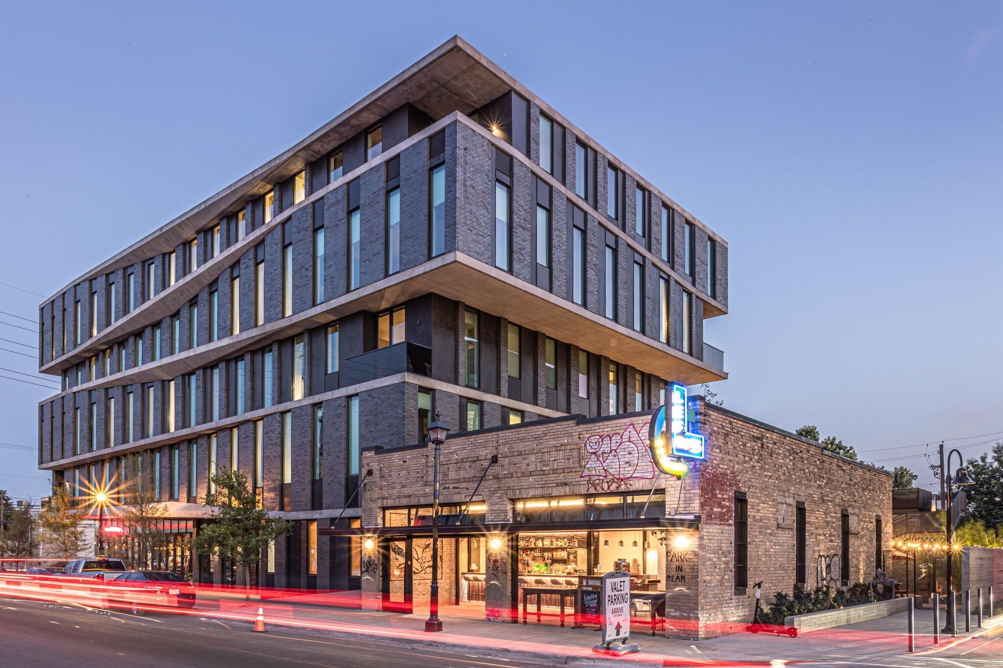 Vista Exterior Arrive Austin