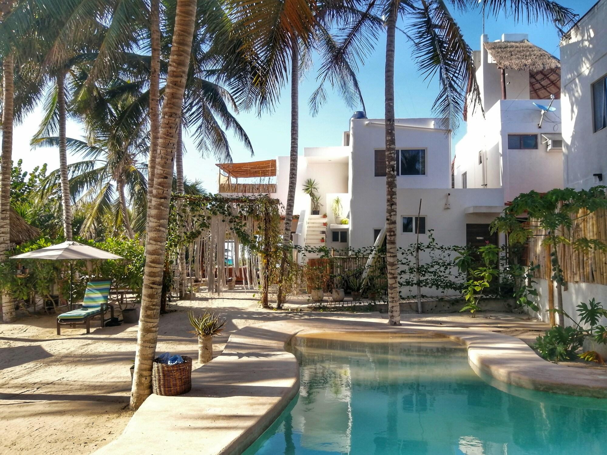 Vista Piscina Hotel Can Cocal - El Cuyo