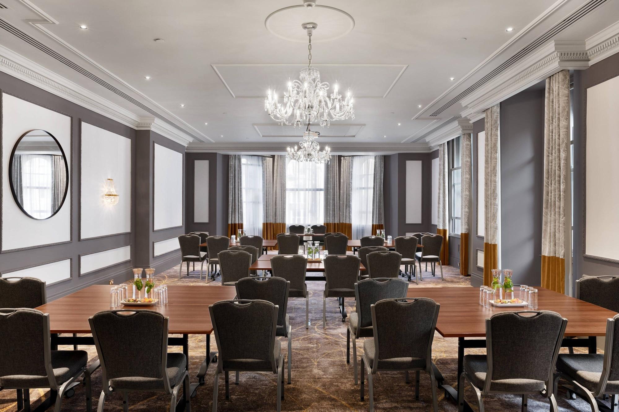 Bar/Salón Bristol Marriott Royal Hotel