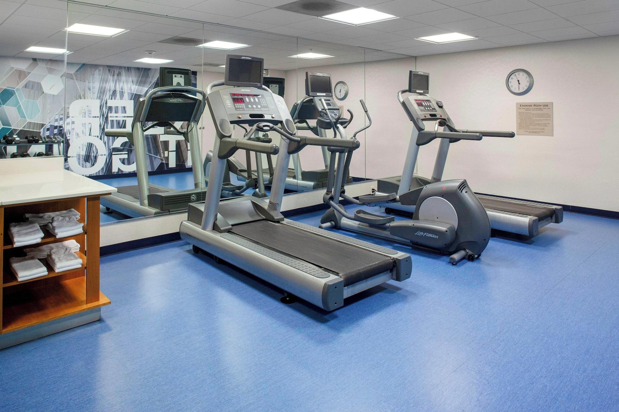 Gimnasio SpringHill Suites Cincinnati North/Forest Park