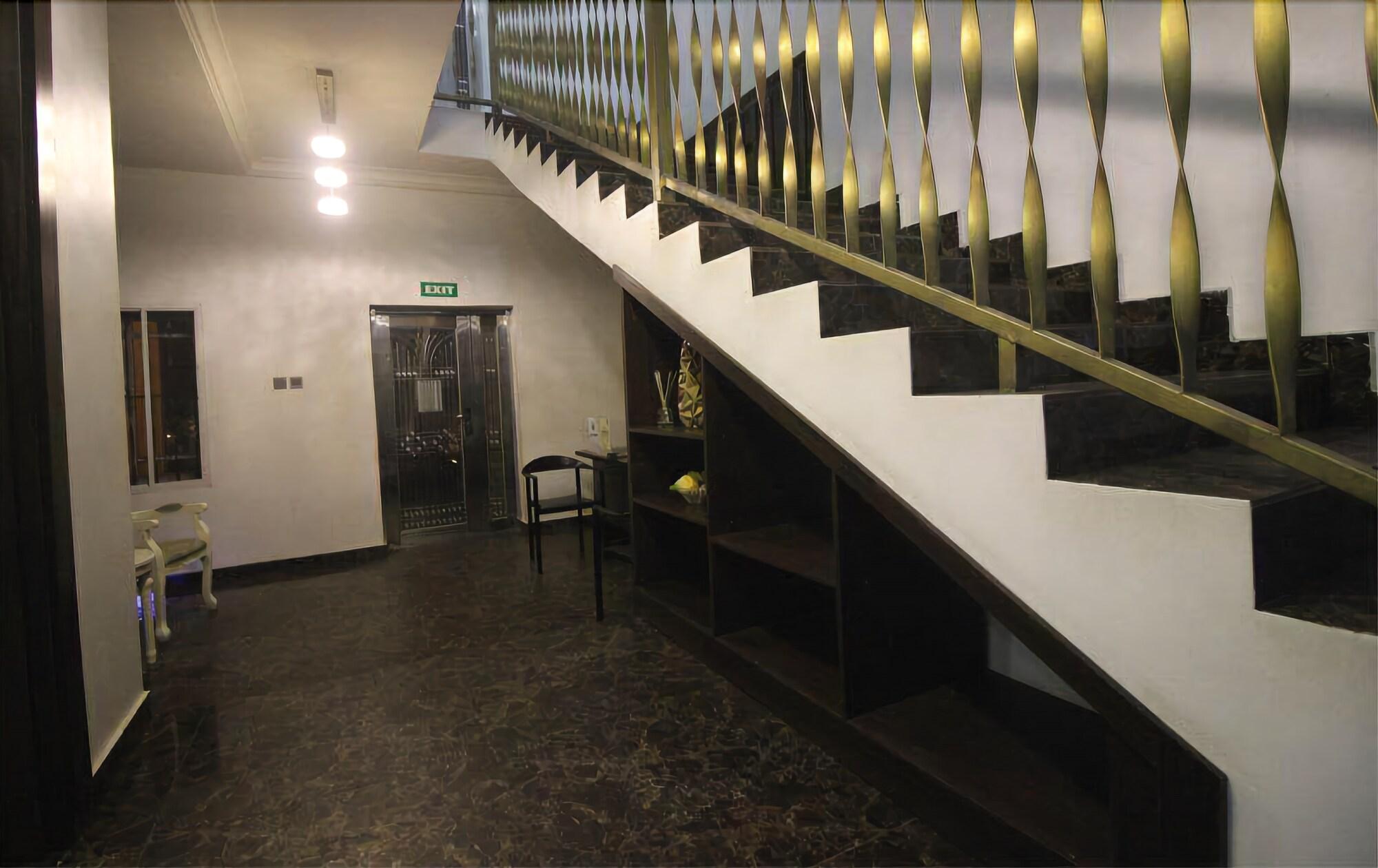 Varios Paconsu Suites