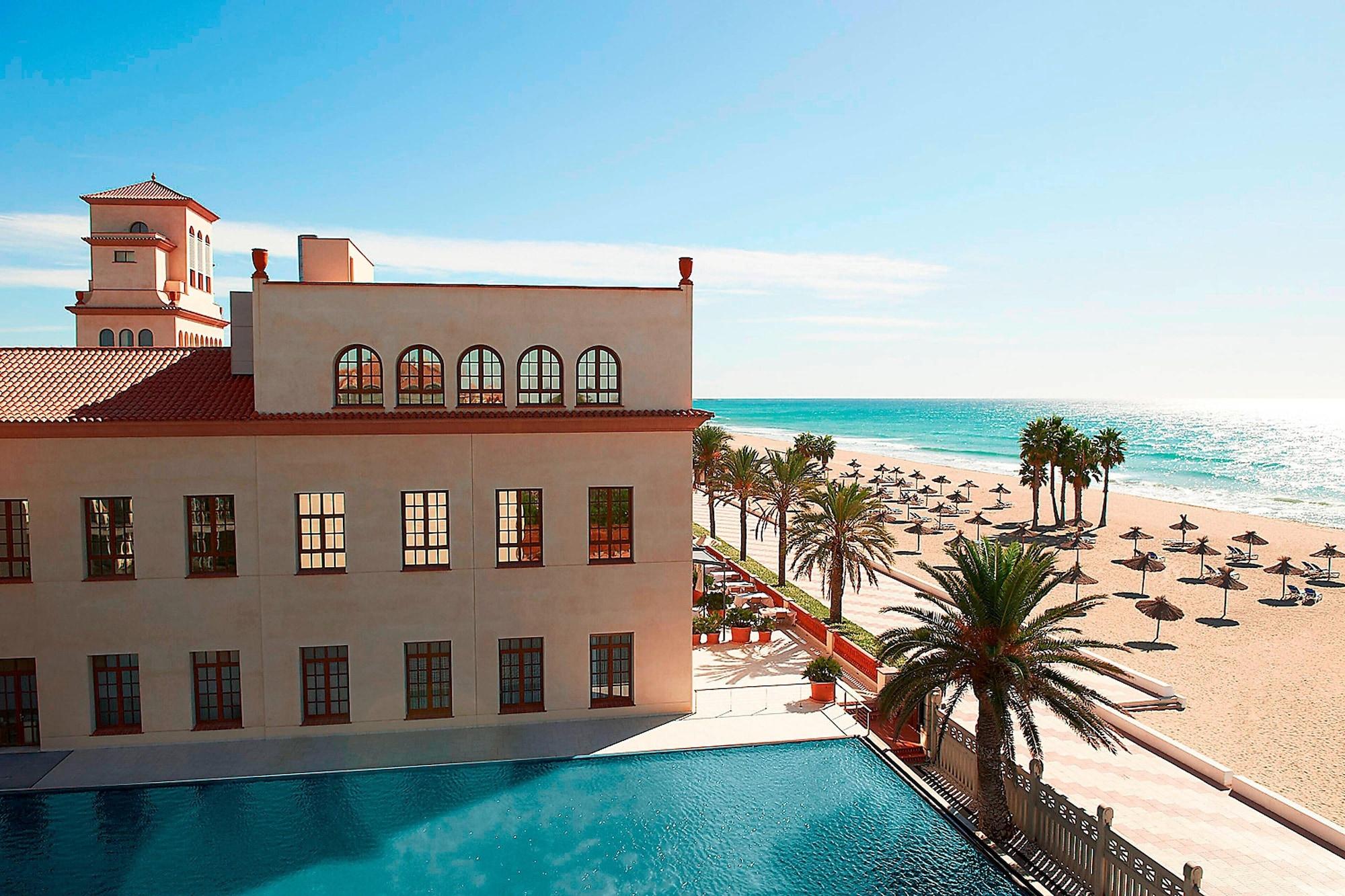 Vista Exterior Le Meridien Ra Beach Hotel & Spa