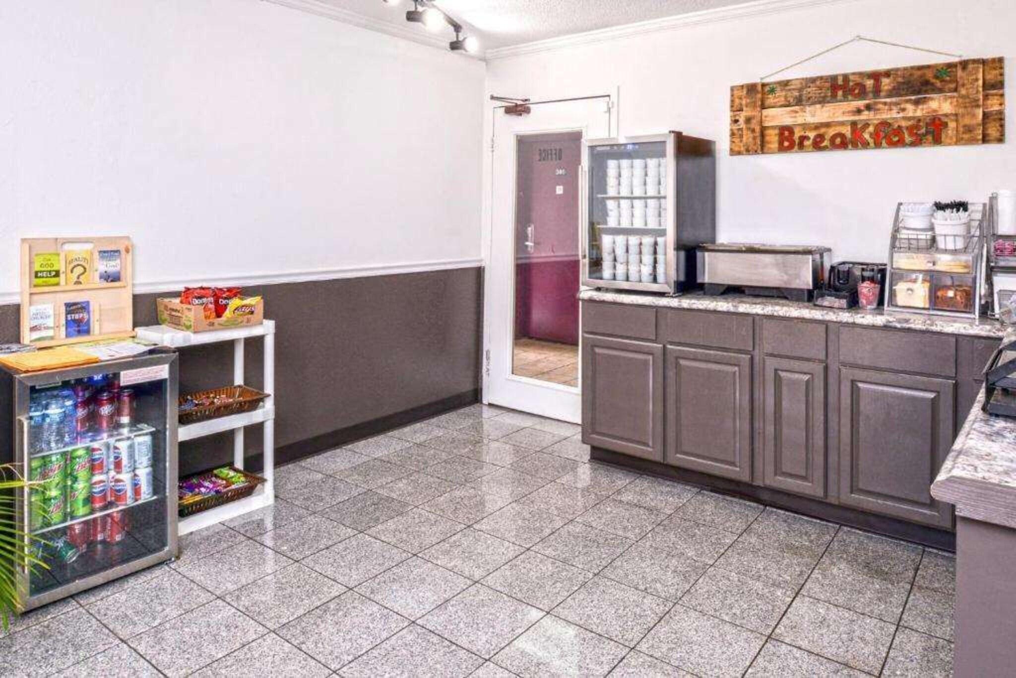 Restaurant Country Garden & Suites-Benton