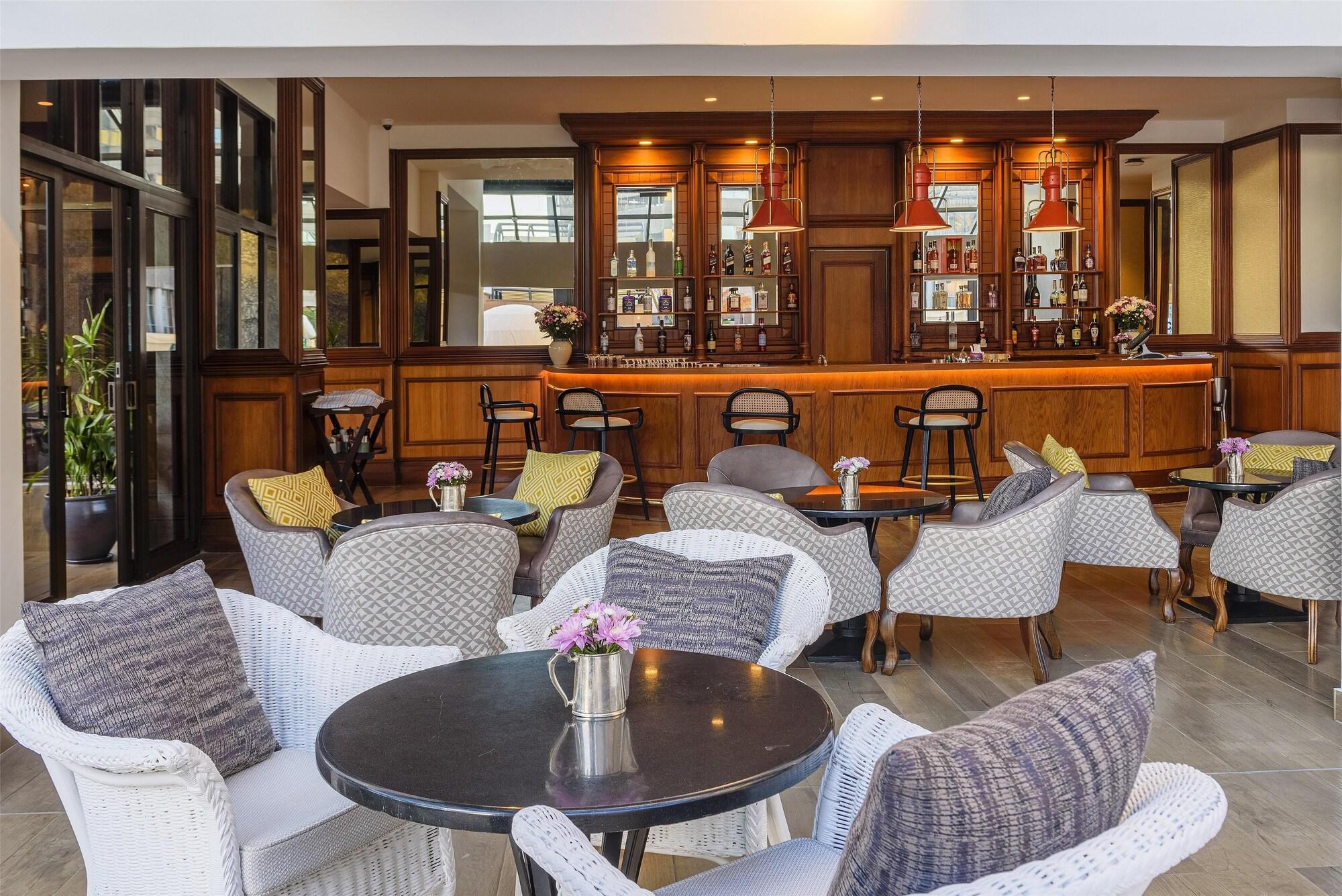 Bar/Salón Hyatt Regency Harare The Meikles