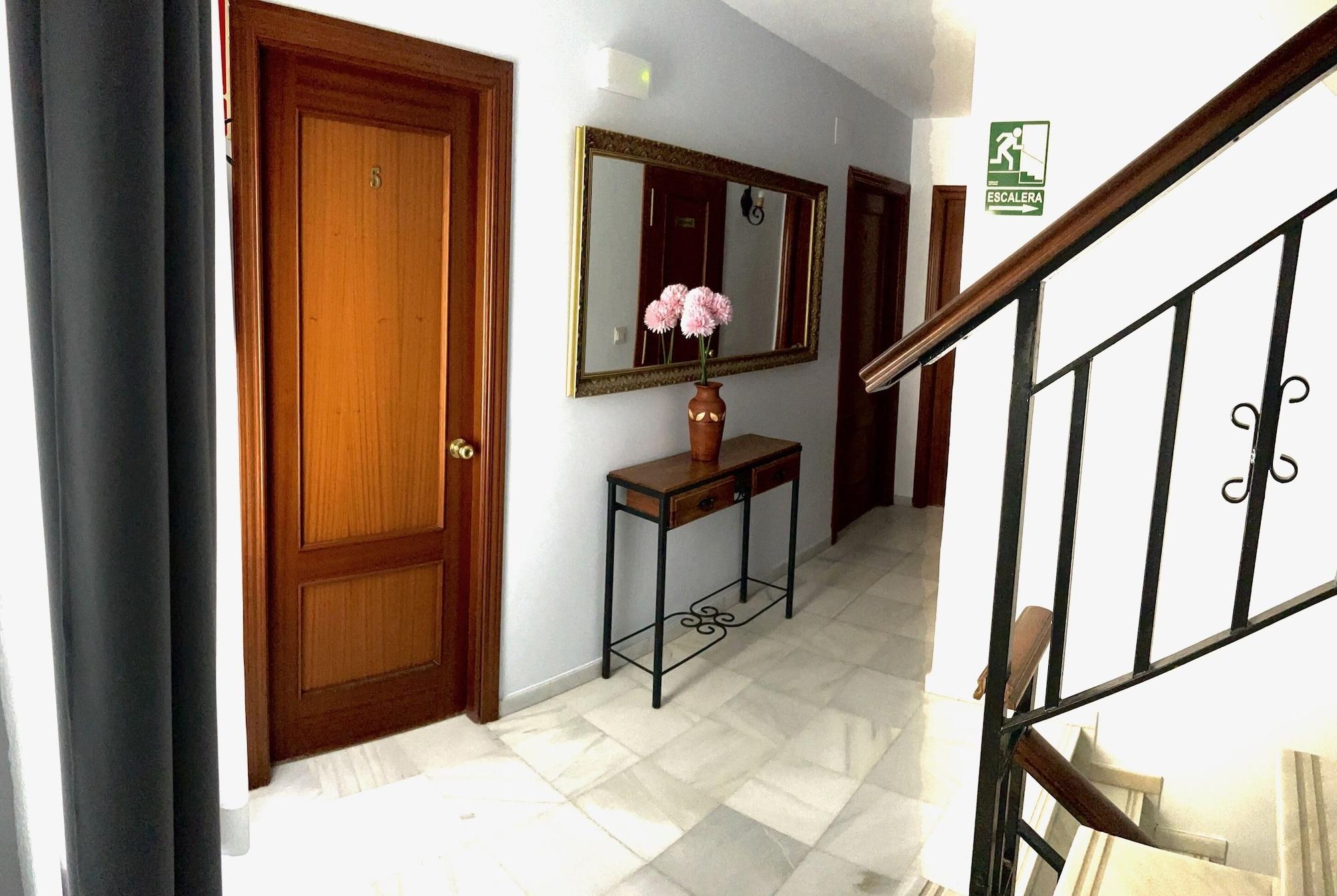 Varios Hostal Almanzor